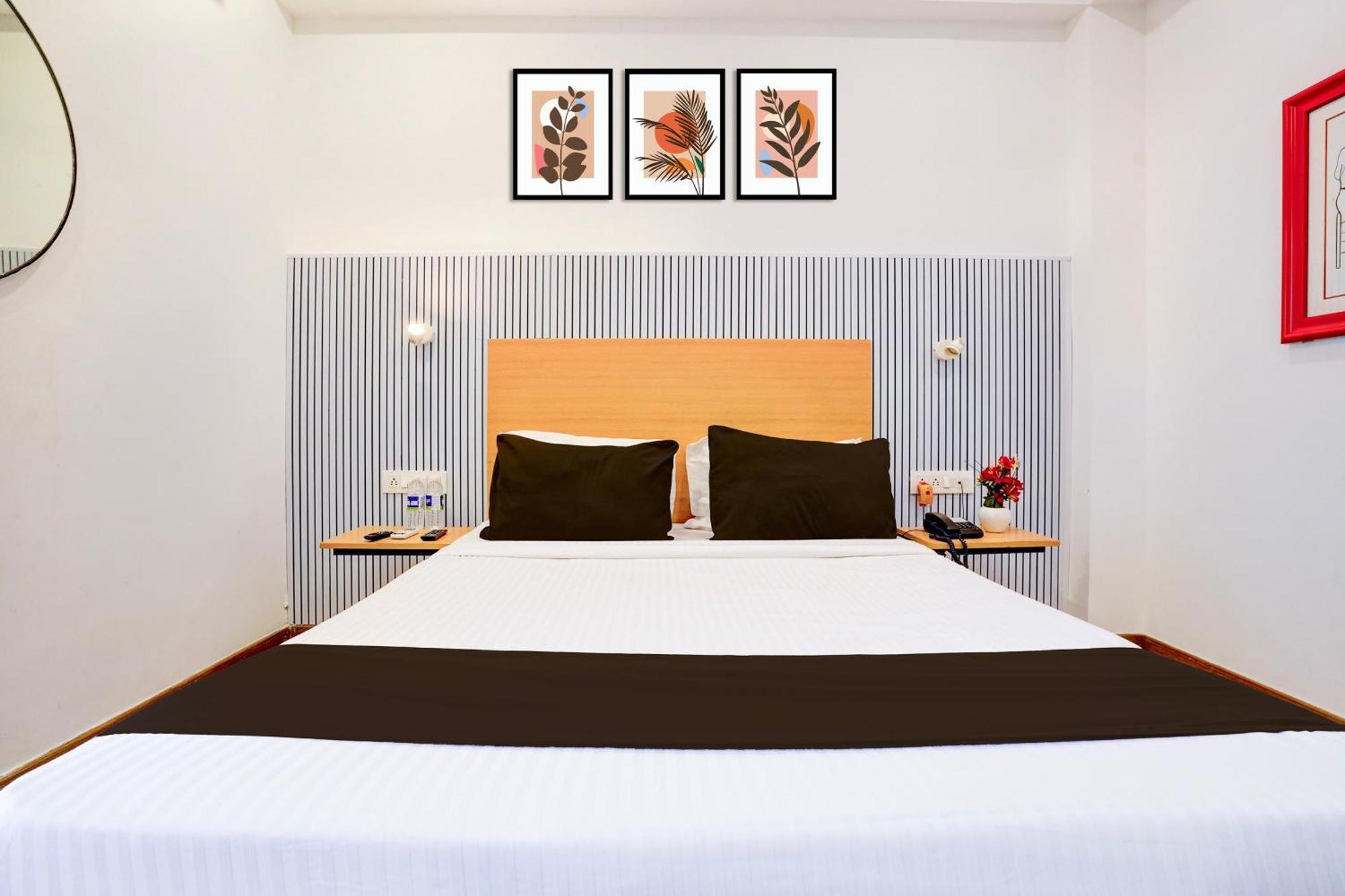 Hotel Super Townhouse Khar The Habitat