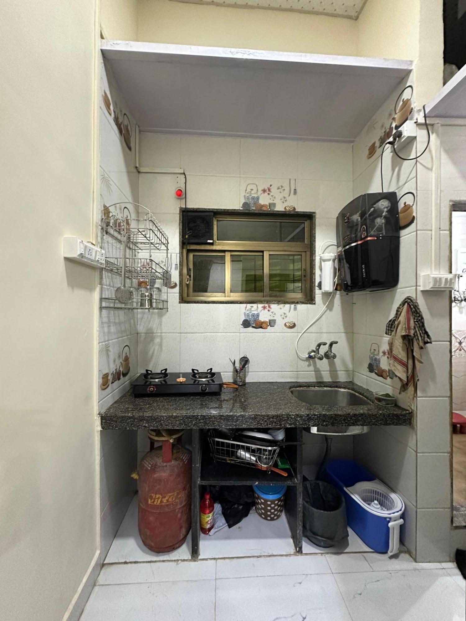 Apartment 1bhk-entire Near Kokilaben Dhirubhai Ambani Hospital Andheri W
