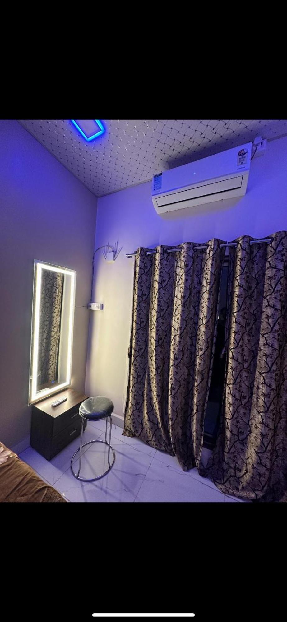 1bhk-entire Near Kokilaben Dhirubhai Ambani Hospital Andheri W Apartment *