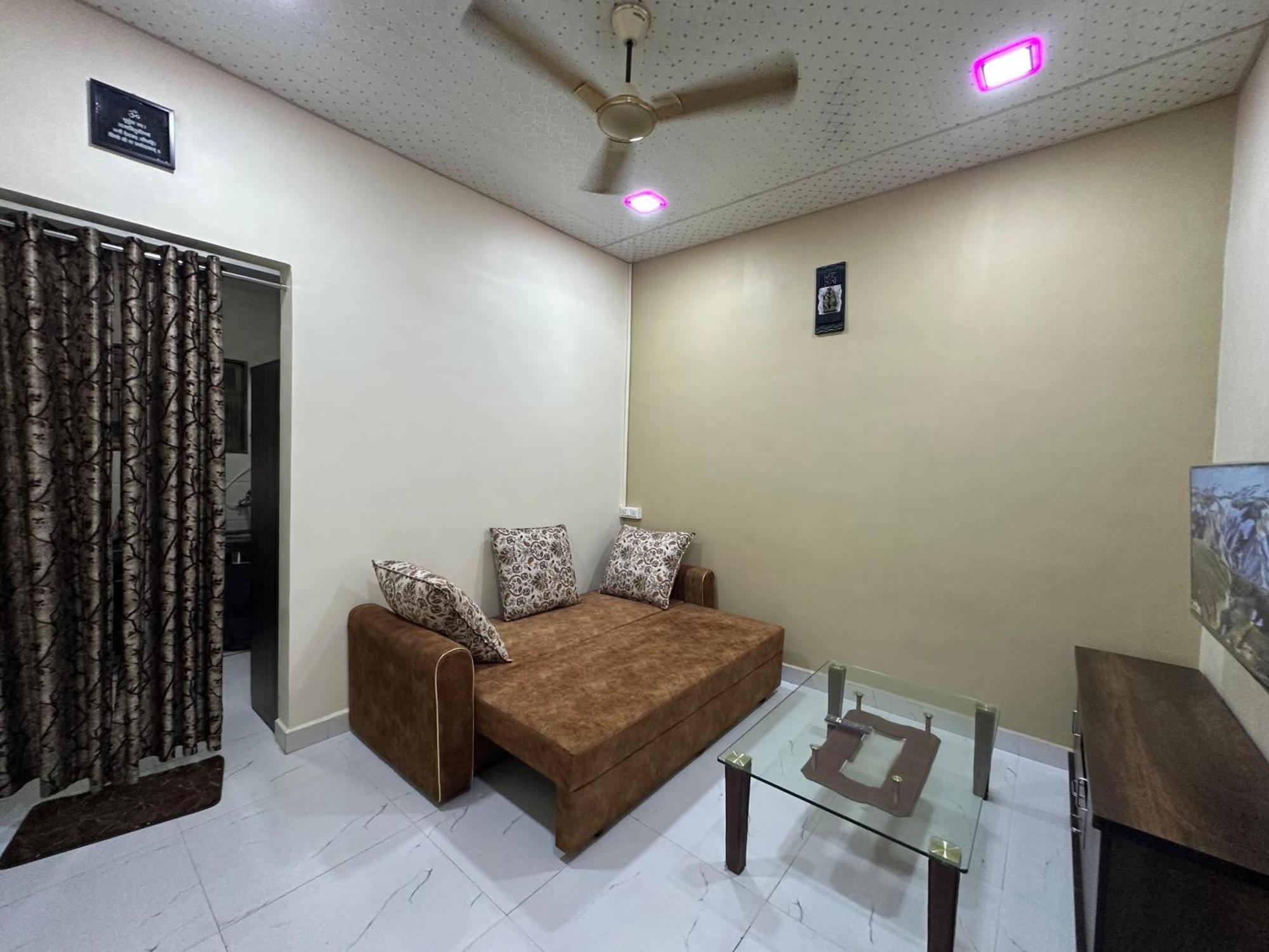 1bhk-entire Near Kokilaben Dhirubhai Ambani Hospital Andheri W Apartment Mumbai