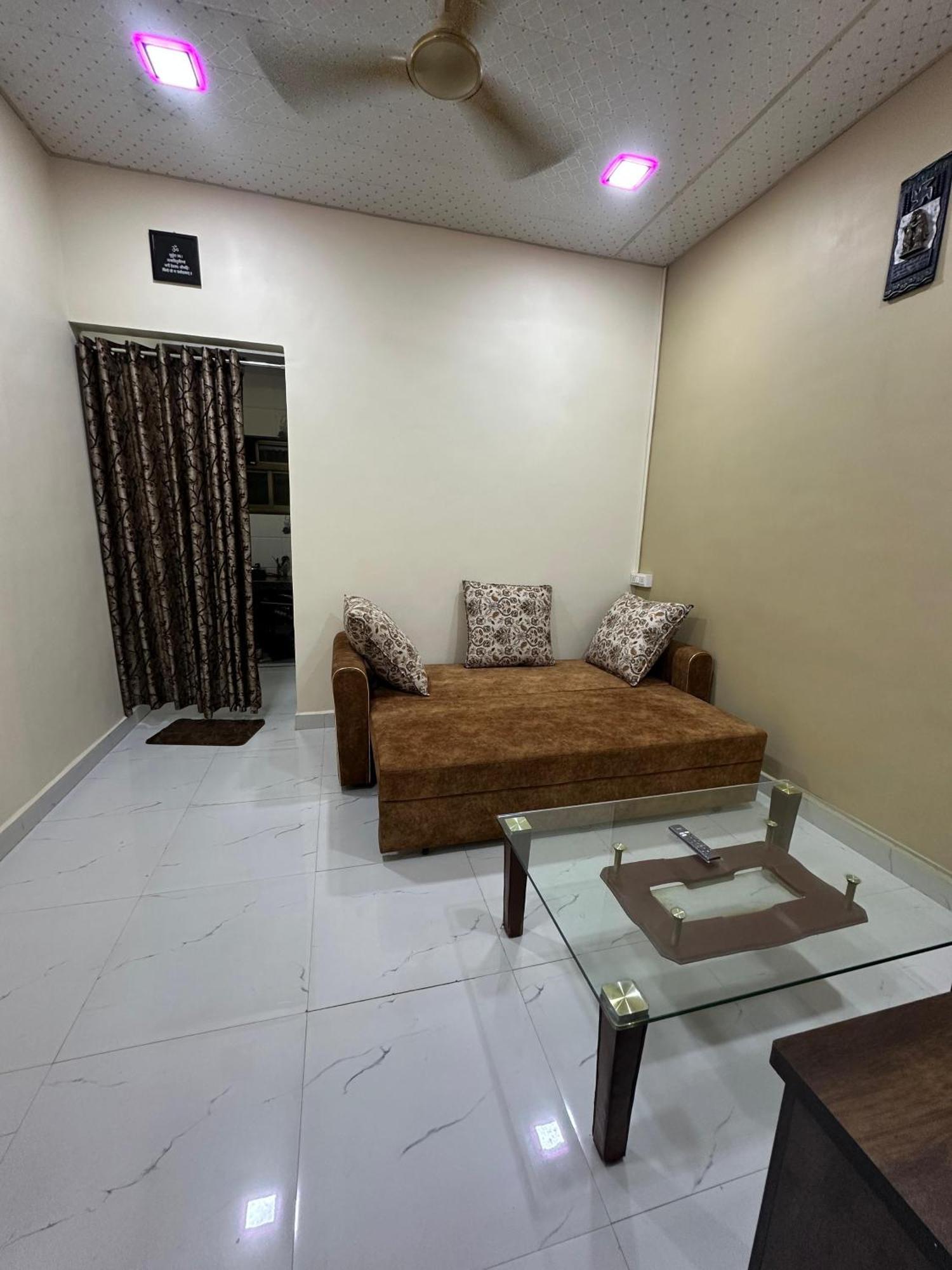 1bhk-entire Near Kokilaben Dhirubhai Ambani Hospital Andheri W Mumbai
