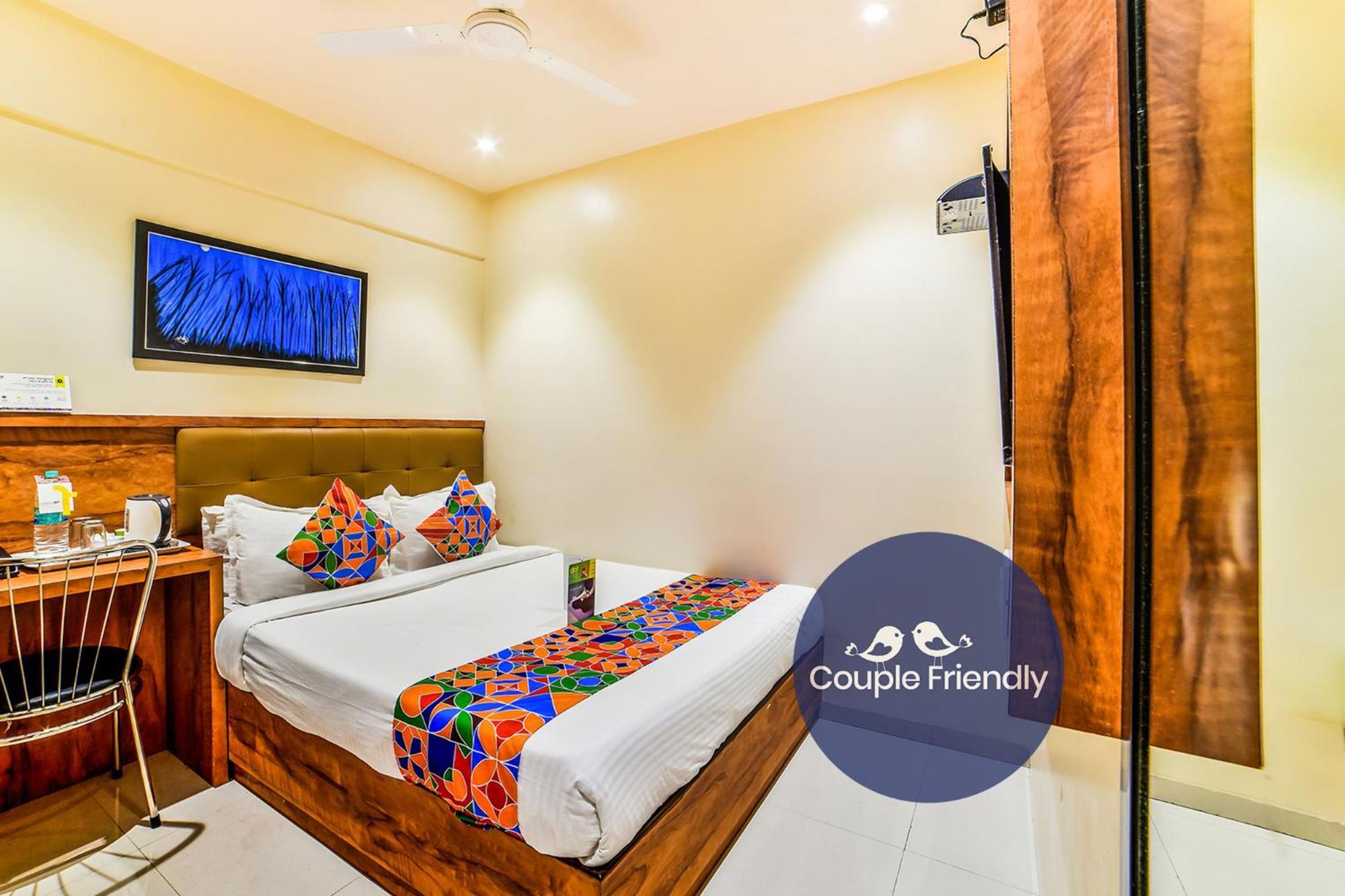 Hotel Fabexpress Deluxe Comfort - Nr Kokilaben Hospital Mumbai