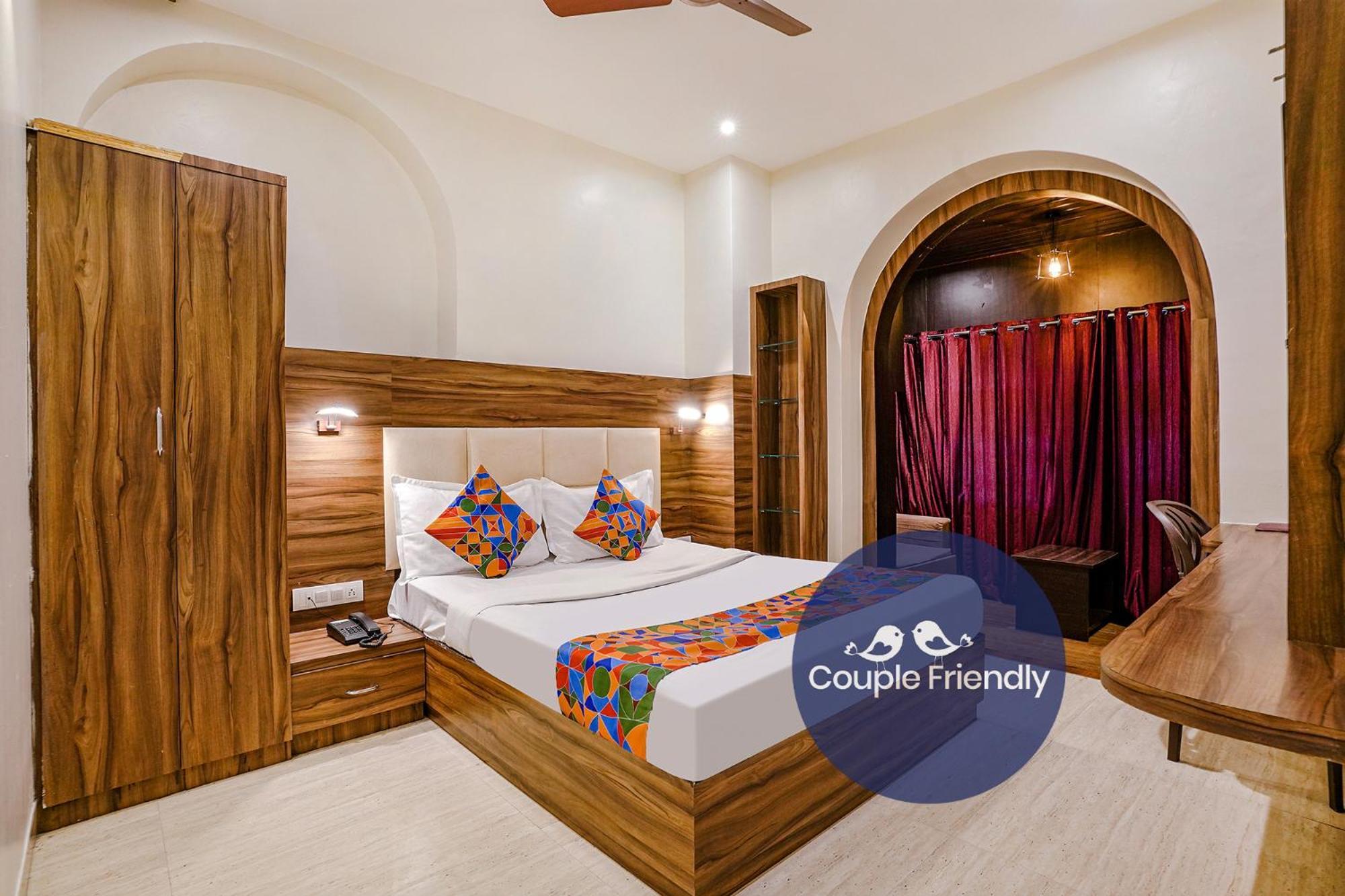 Fabexpress Abad - 700m From Gateway Of India Hotel 3*