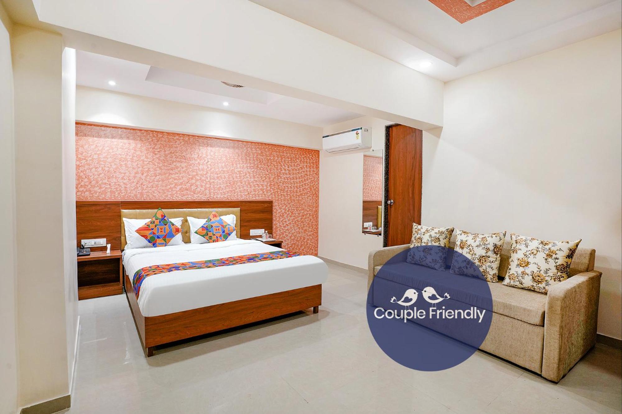 Fabexpress Alive - Nr Juhu Hotel 3*