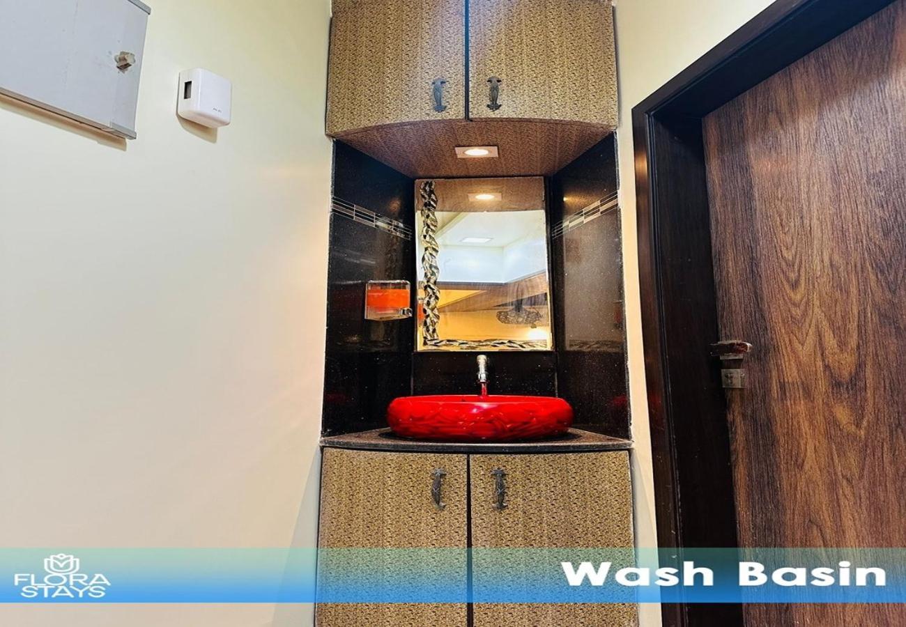 3br Service Aprt In Shivaji Park