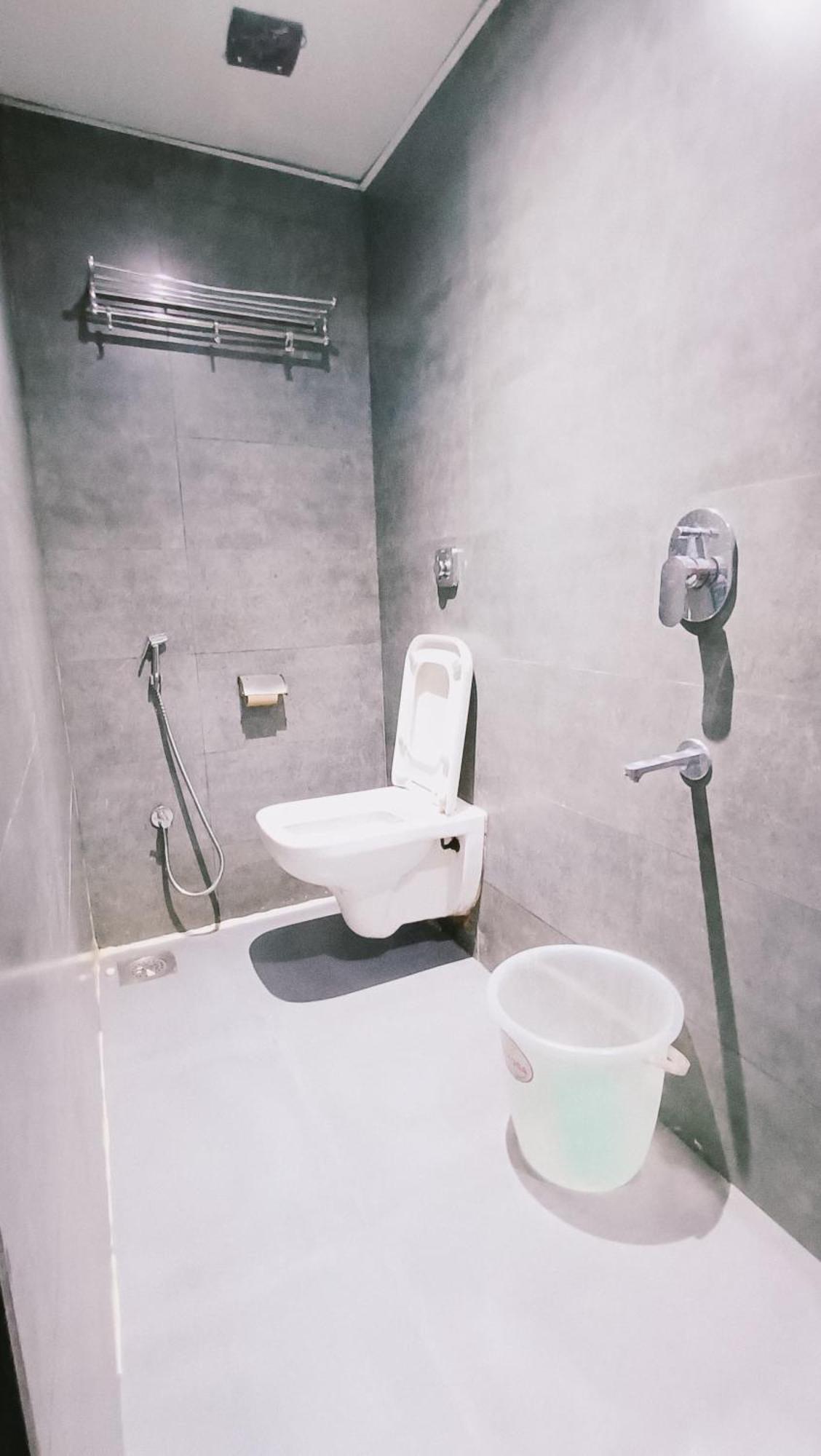 Comfort- Andheri West Guest house