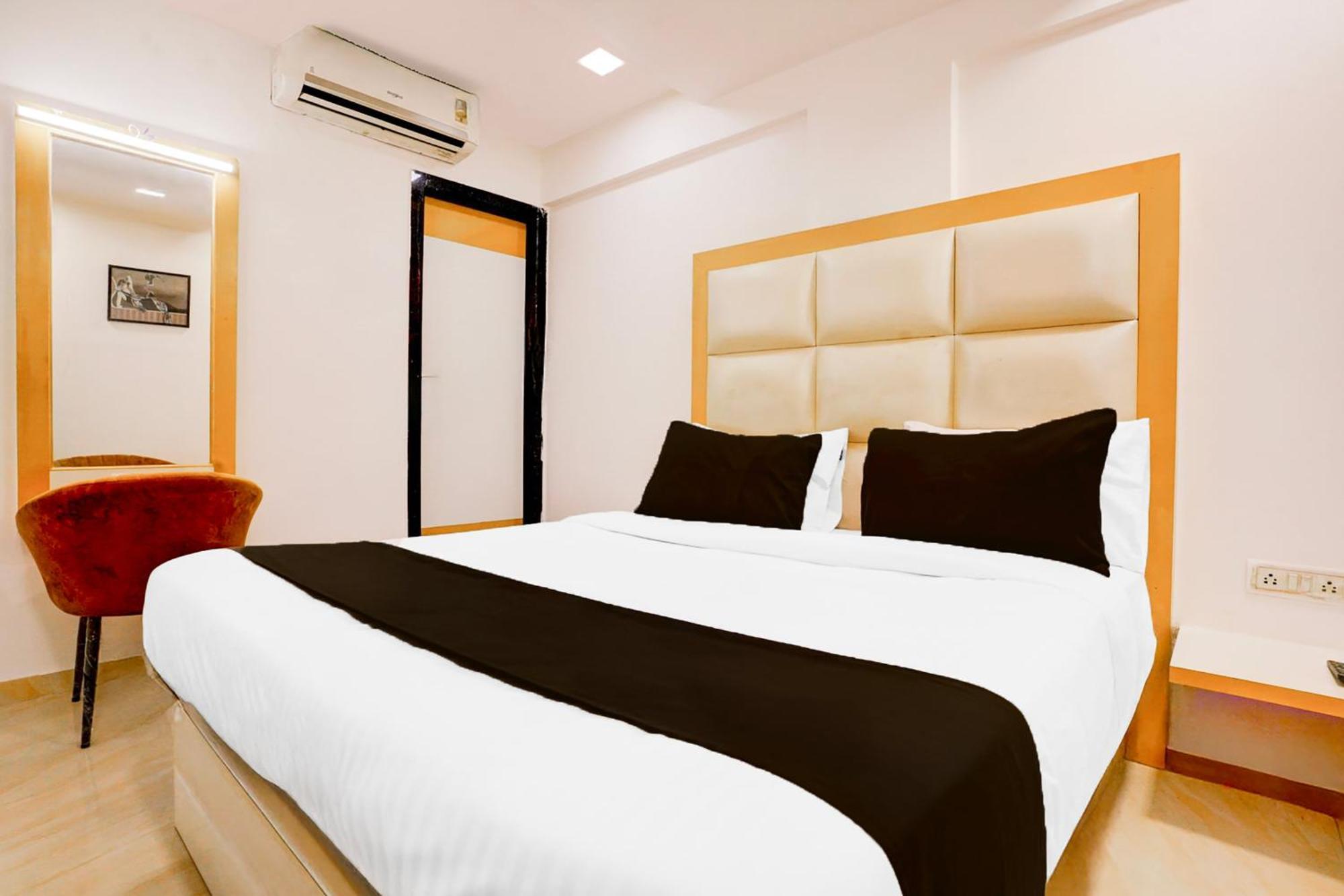 Collection O Andheri West Near Kokilaben Hospital 3*