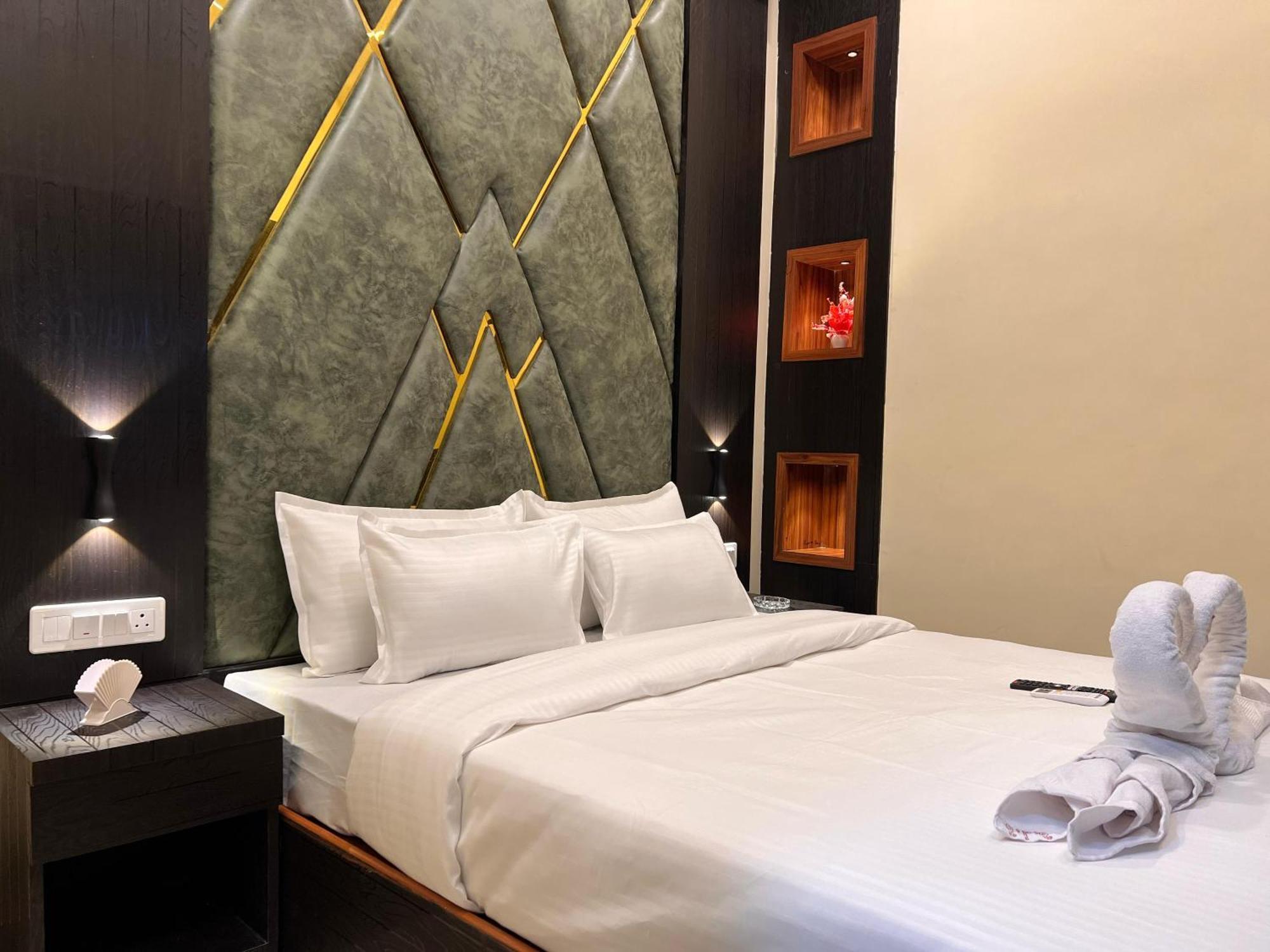 Hotel Sky Suite-sahar Cargo And Intl Airport