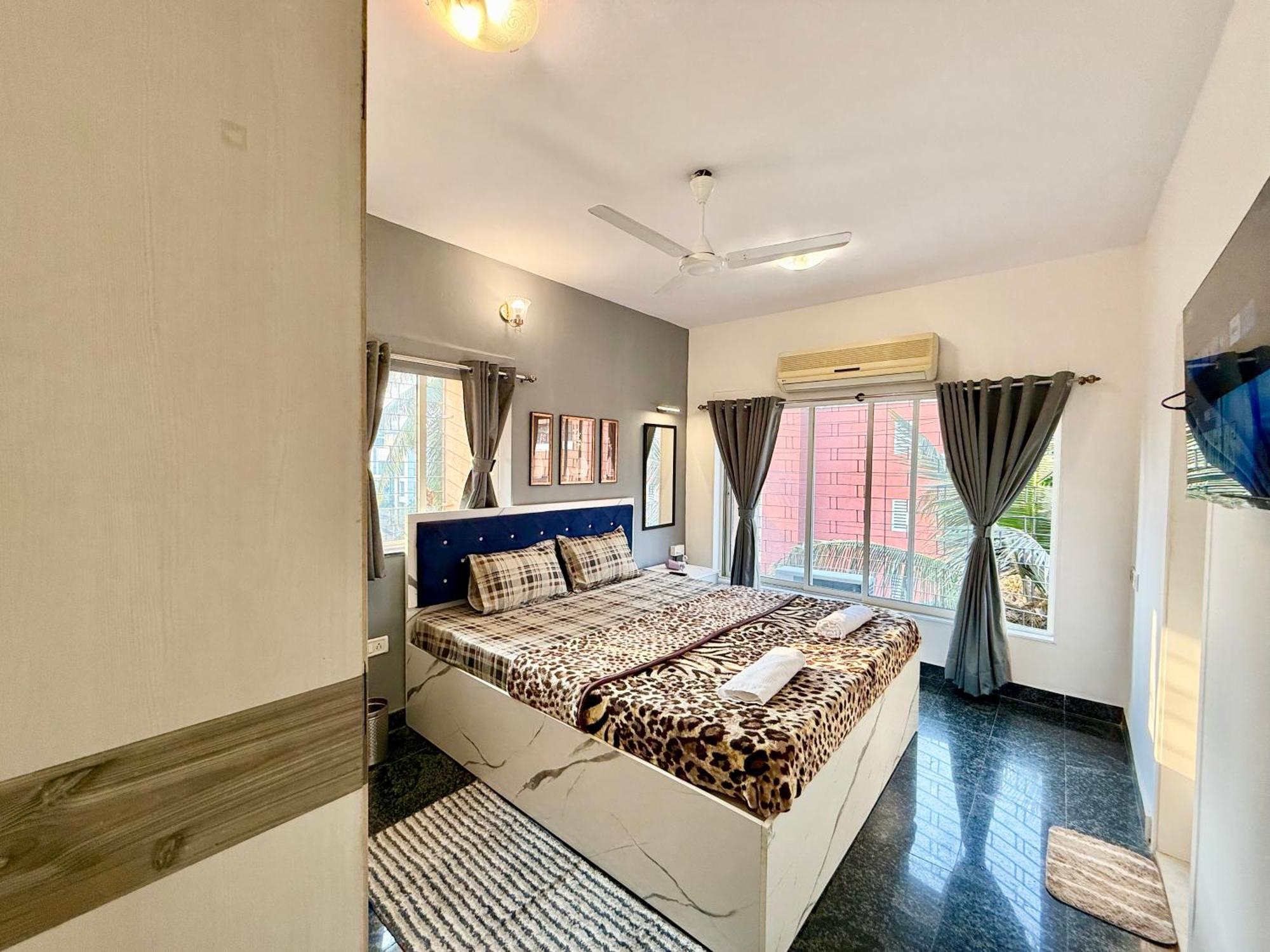 Apartment Lovely 3bhk Serviced Near Iskcon Temple, Juhu Mumbai