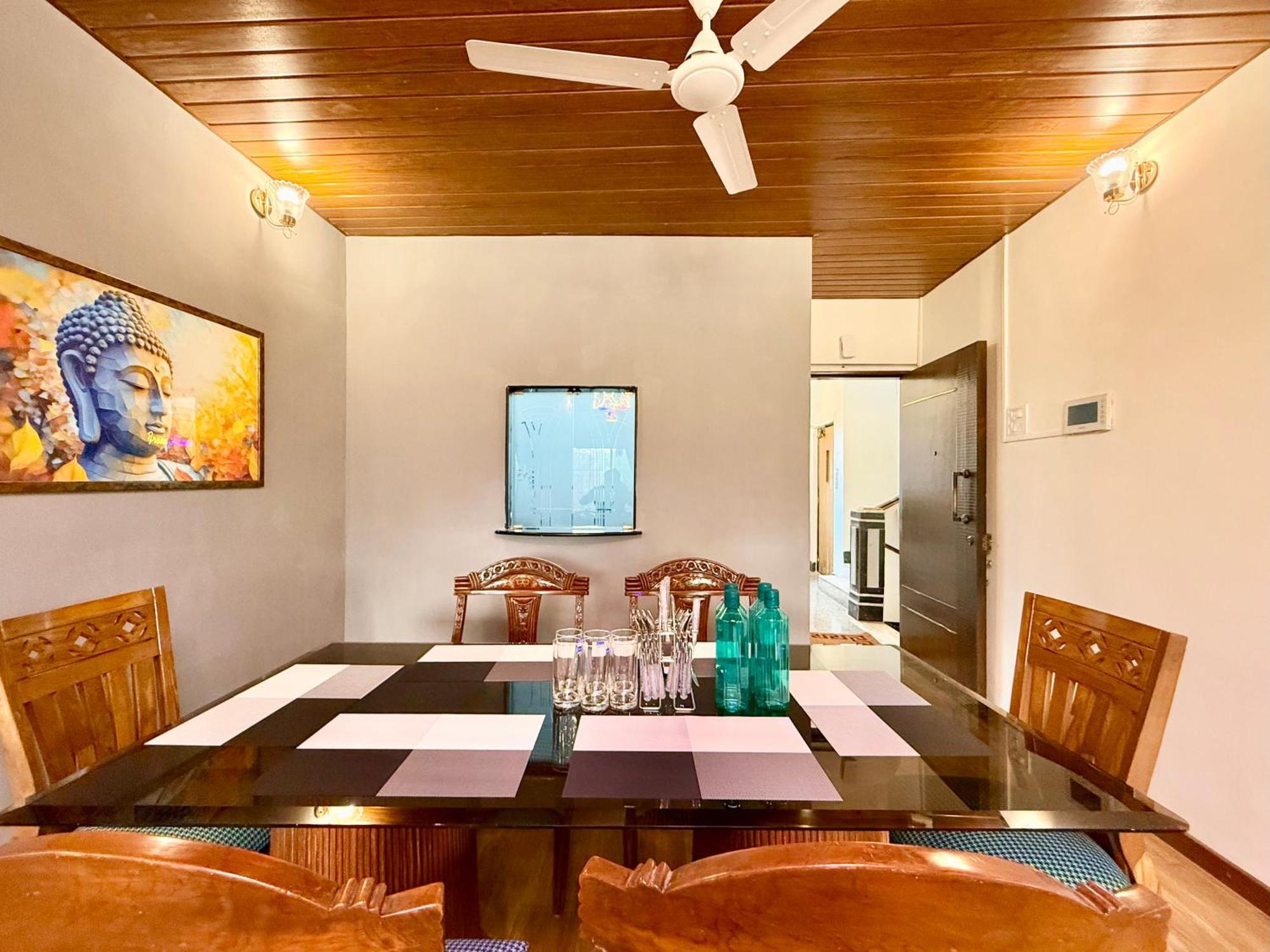 Lovely 3bhk Serviced Near Iskcon Temple, Juhu Mumbai