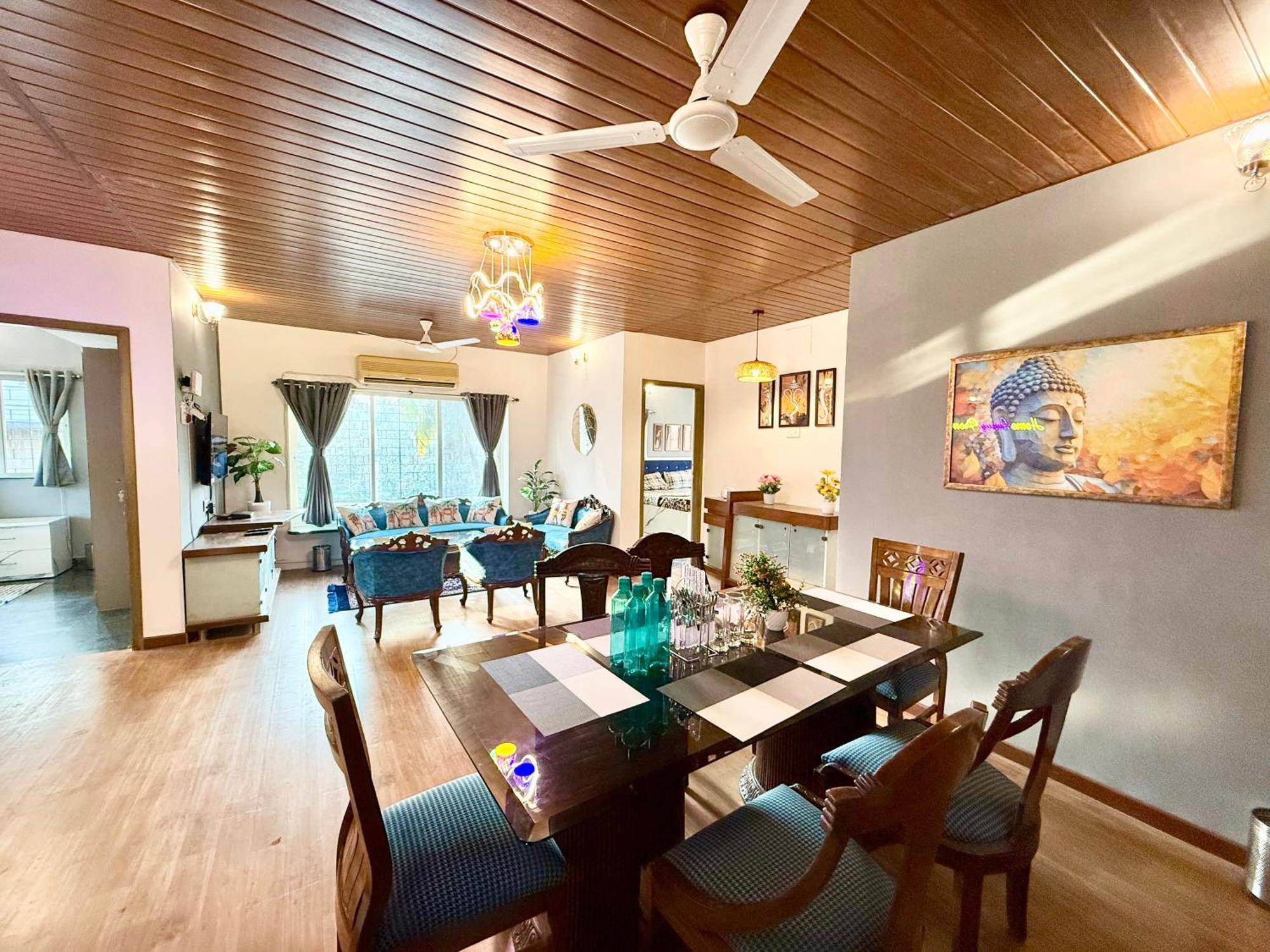 Apartment Lovely 3bhk Serviced Near Iskcon Temple, Juhu *