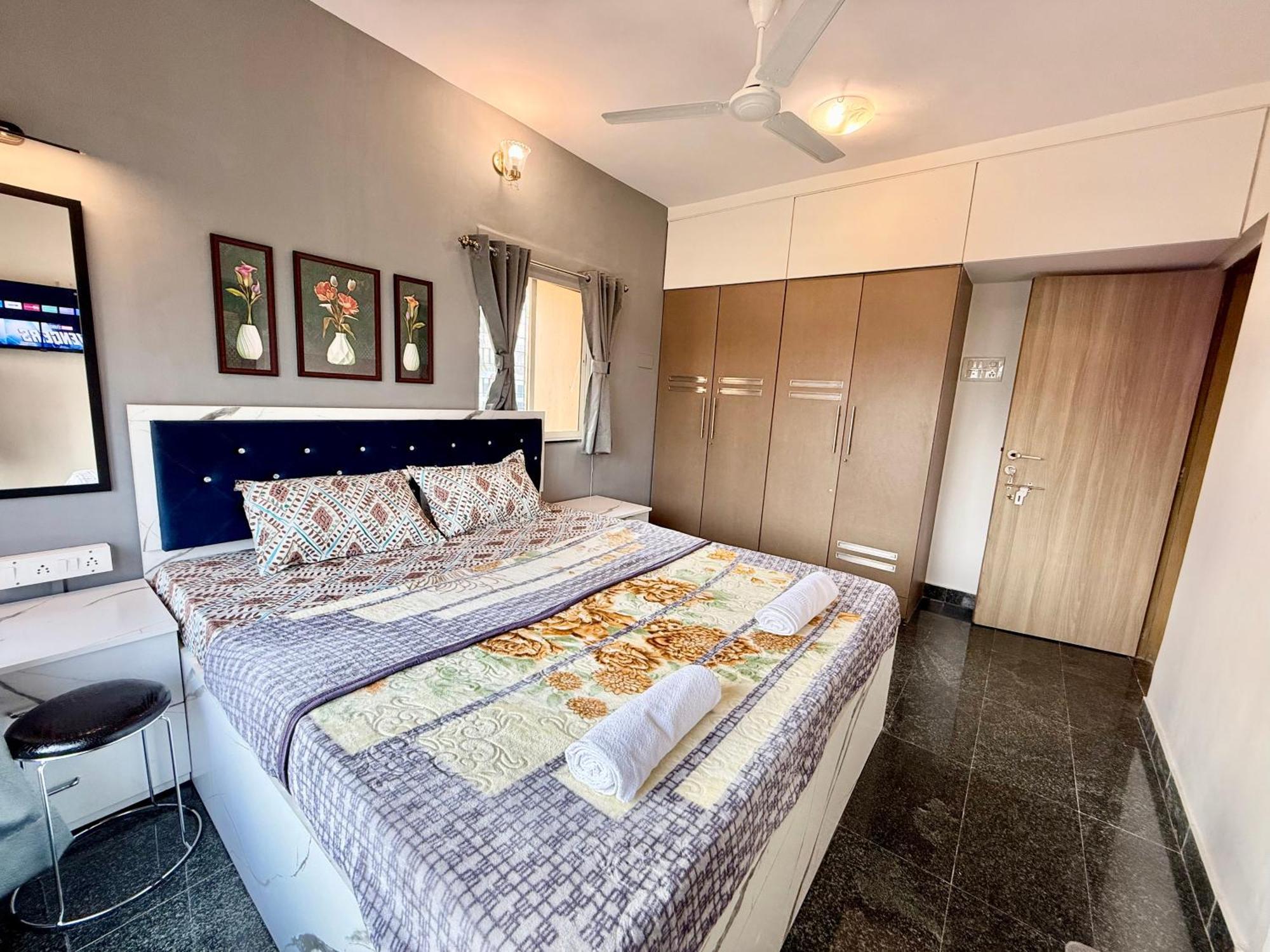 Lovely 3bhk Serviced Near Iskcon Temple, Juhu Mumbai