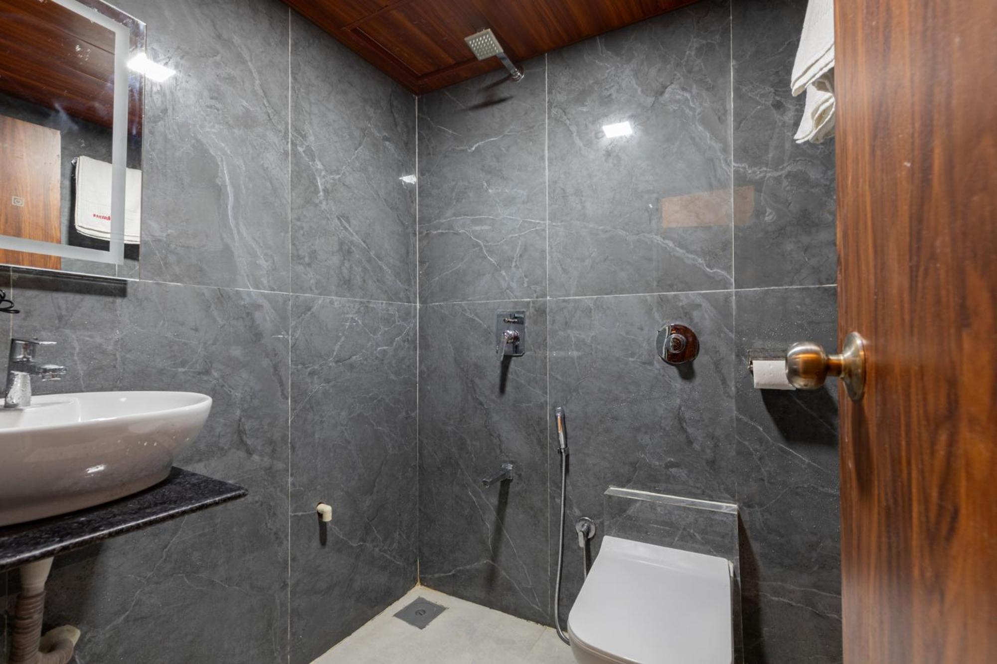 Hotel Ananta 3*