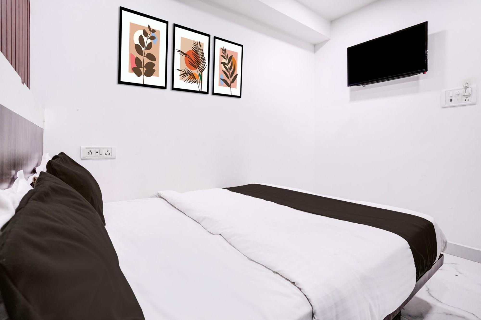 Super Collection O Lokhandwala Andheri West Formerly White Star Hotel 3*