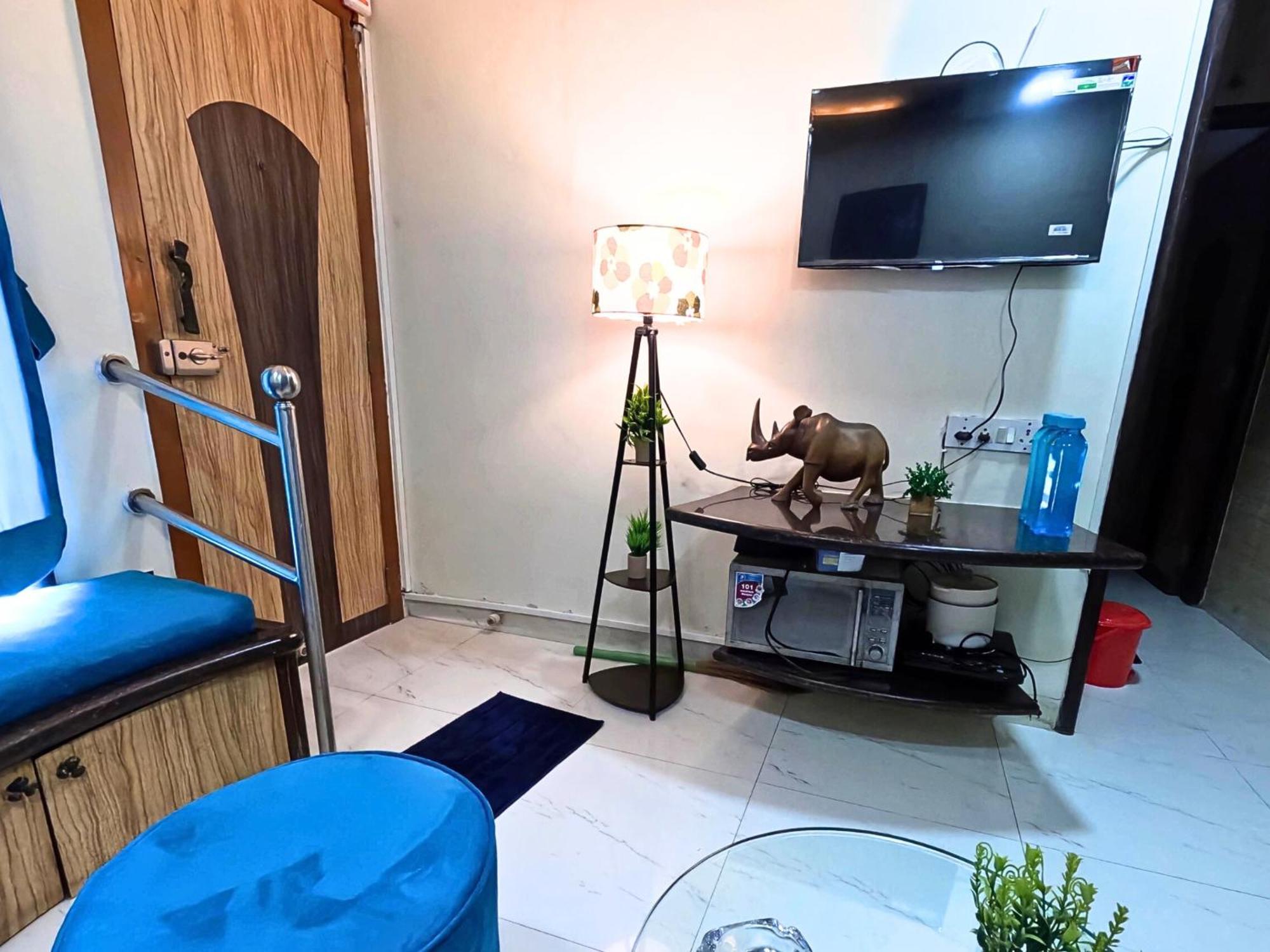 Private 1 Bedroom Cosy Nr Vivanta Malad West Mumbai