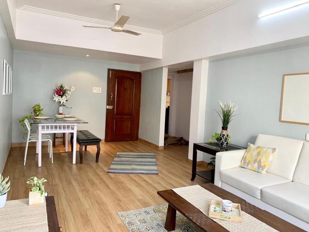 Entire 3 Bedroom With Balconies Bandra Apartment
