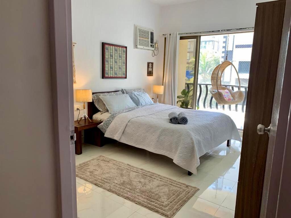 Entire 3 Bedroom With Balconies Bandra Apartment