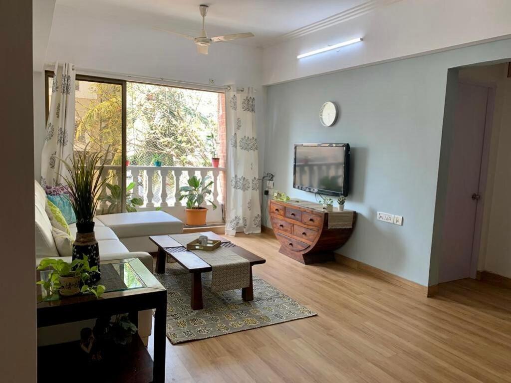 Entire 3 Bedroom With Balconies Bandra Apartment Mumbai