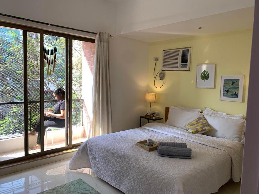 Entire 3 Bedroom With Balconies Bandra Apartment Mumbai