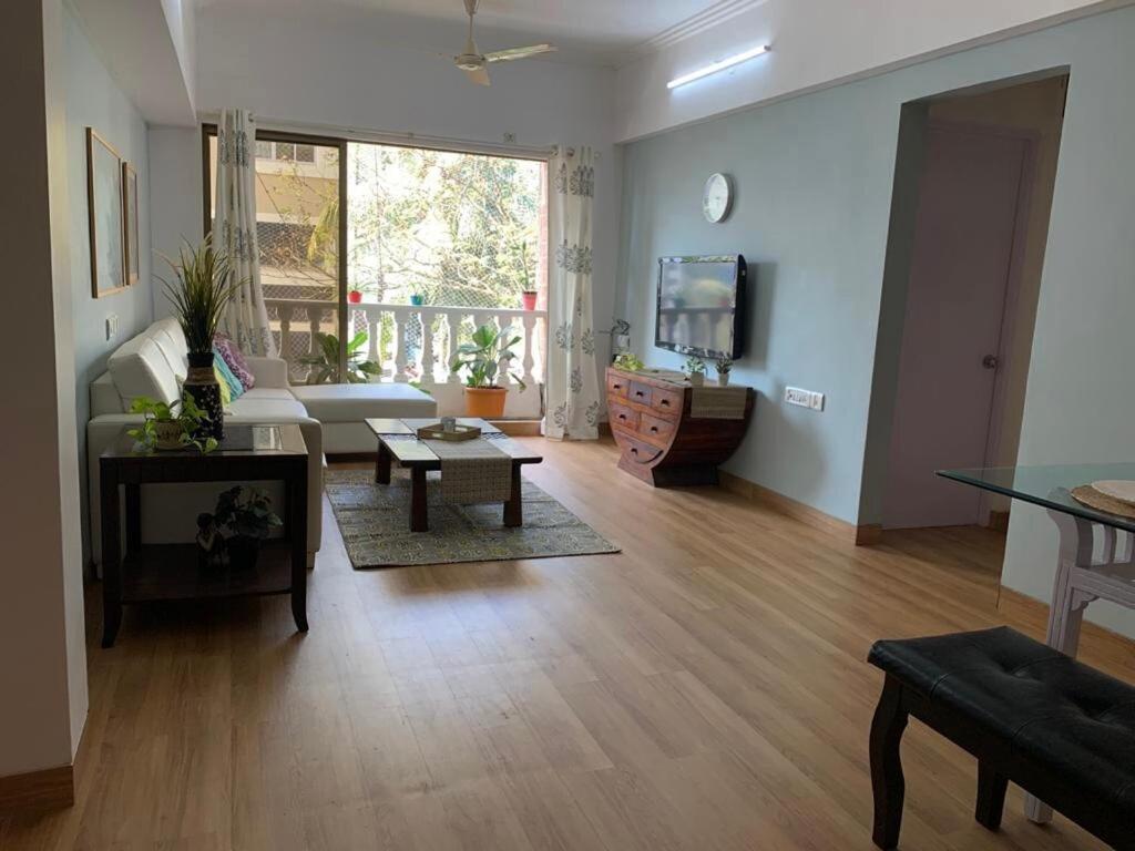Entire 3 Bedroom With Balconies Bandra Apartment *