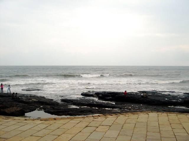 Hidden Gem With Pvt Terrace Bandra Apartment