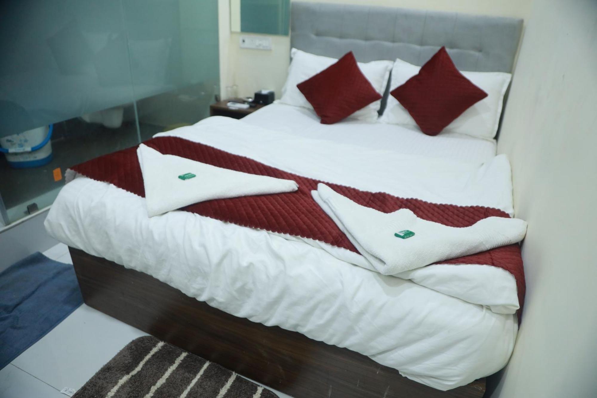 Lexus 5 Hotel Mumbai