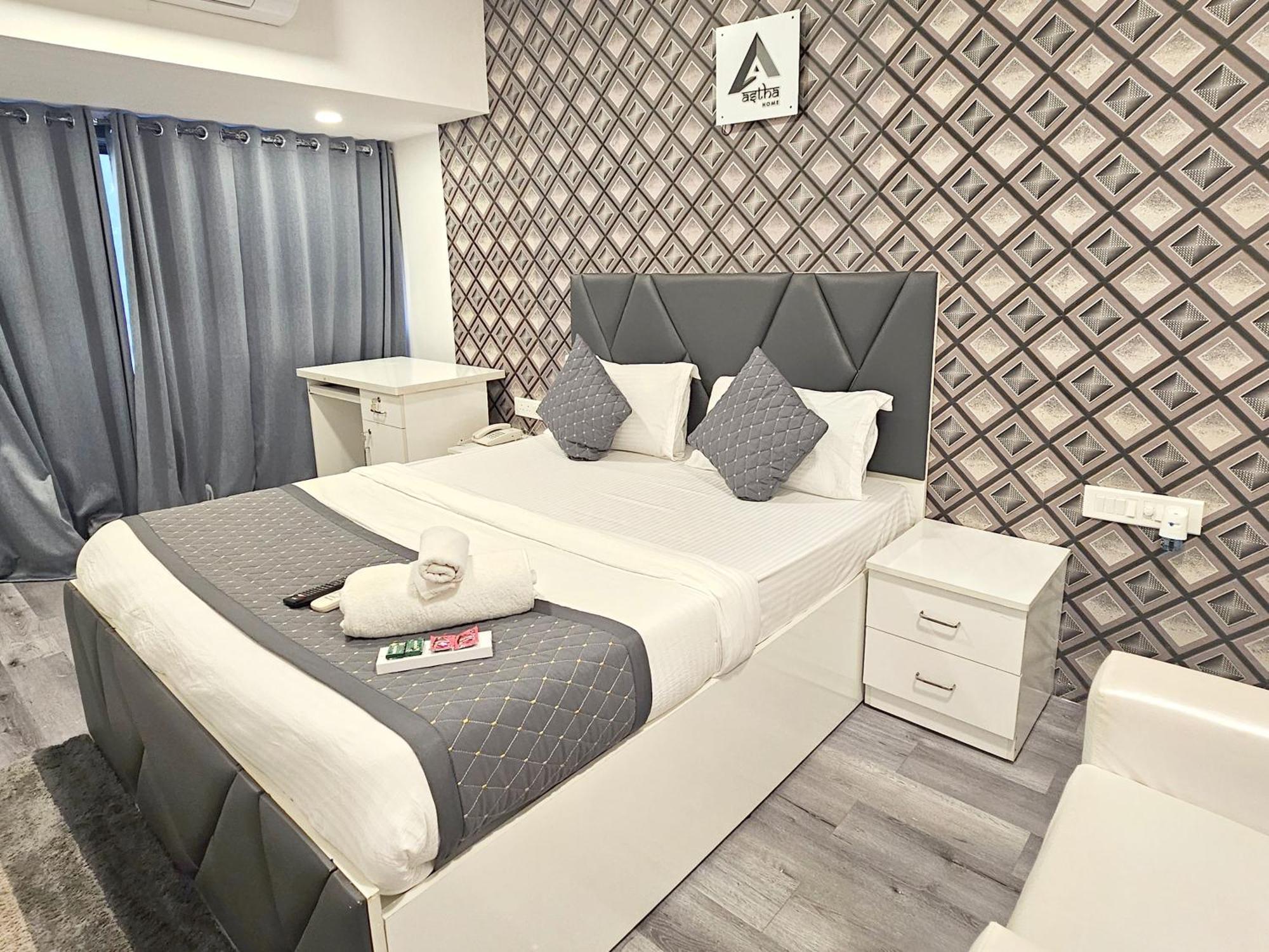 Astha Kandivali Service Guest house Mumbai