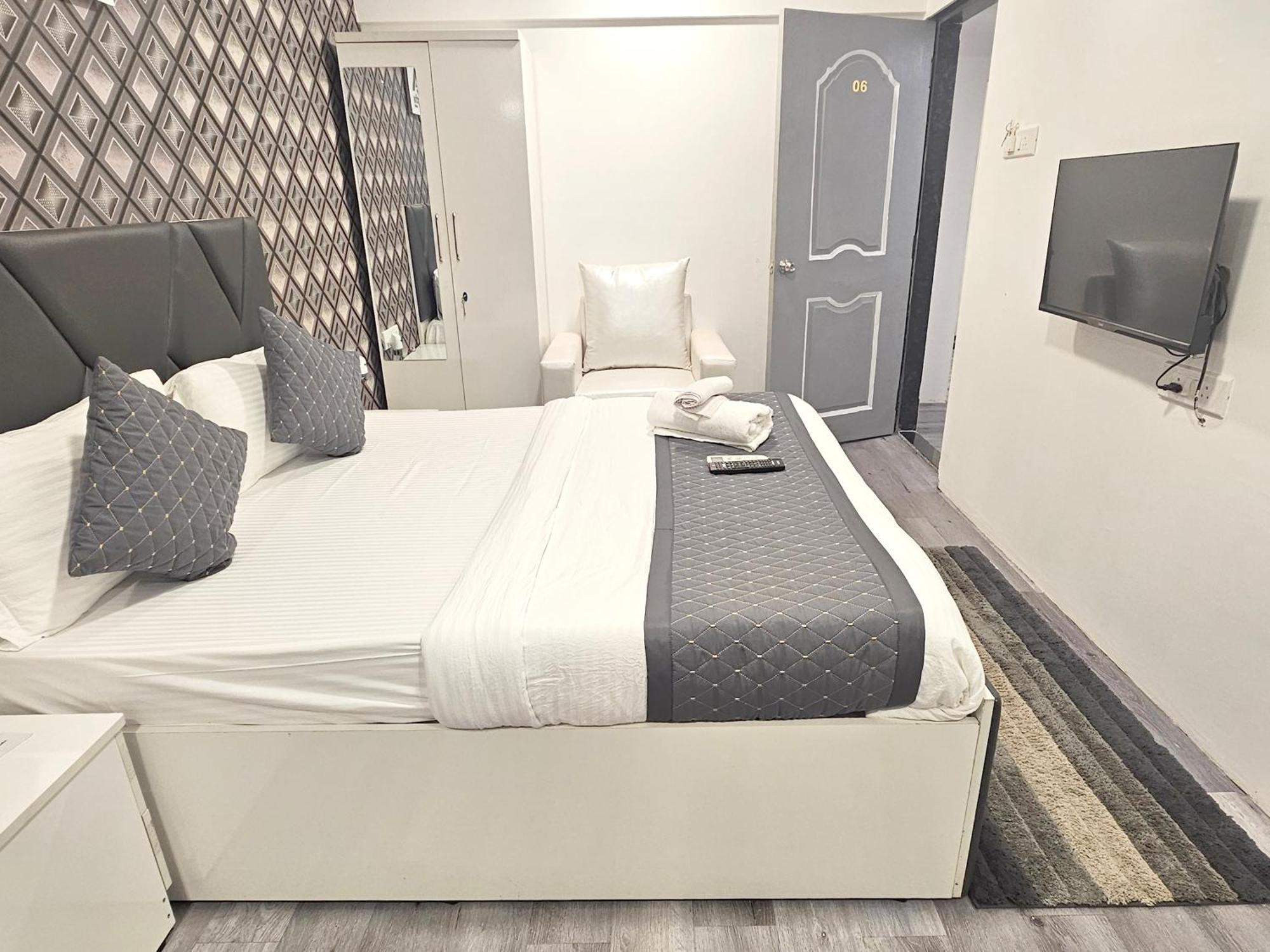 Guest house Astha Kandivali Service