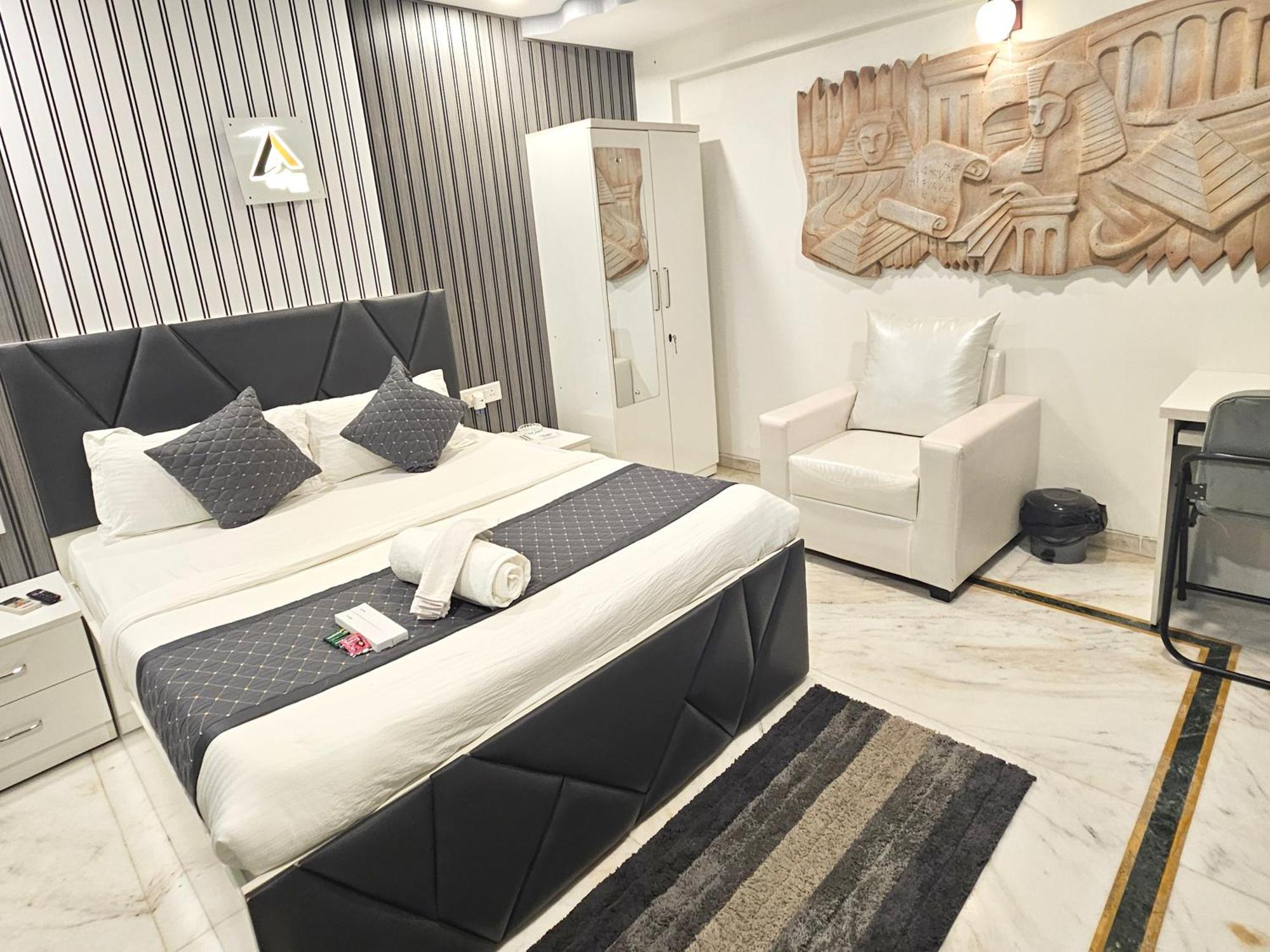 Guest house Astha Kandivali Service Mumbai