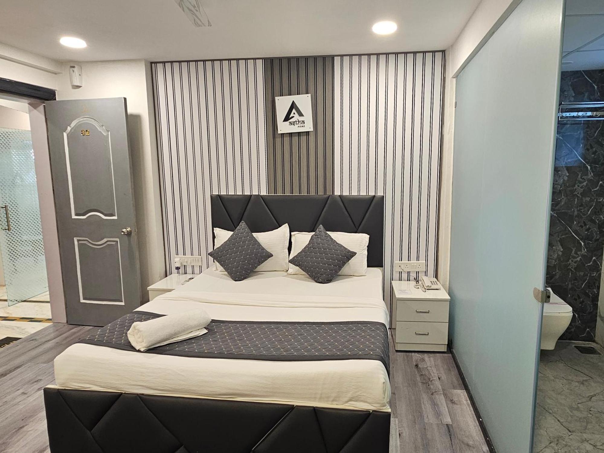 Astha Kandivali Service Guest house Mumbai