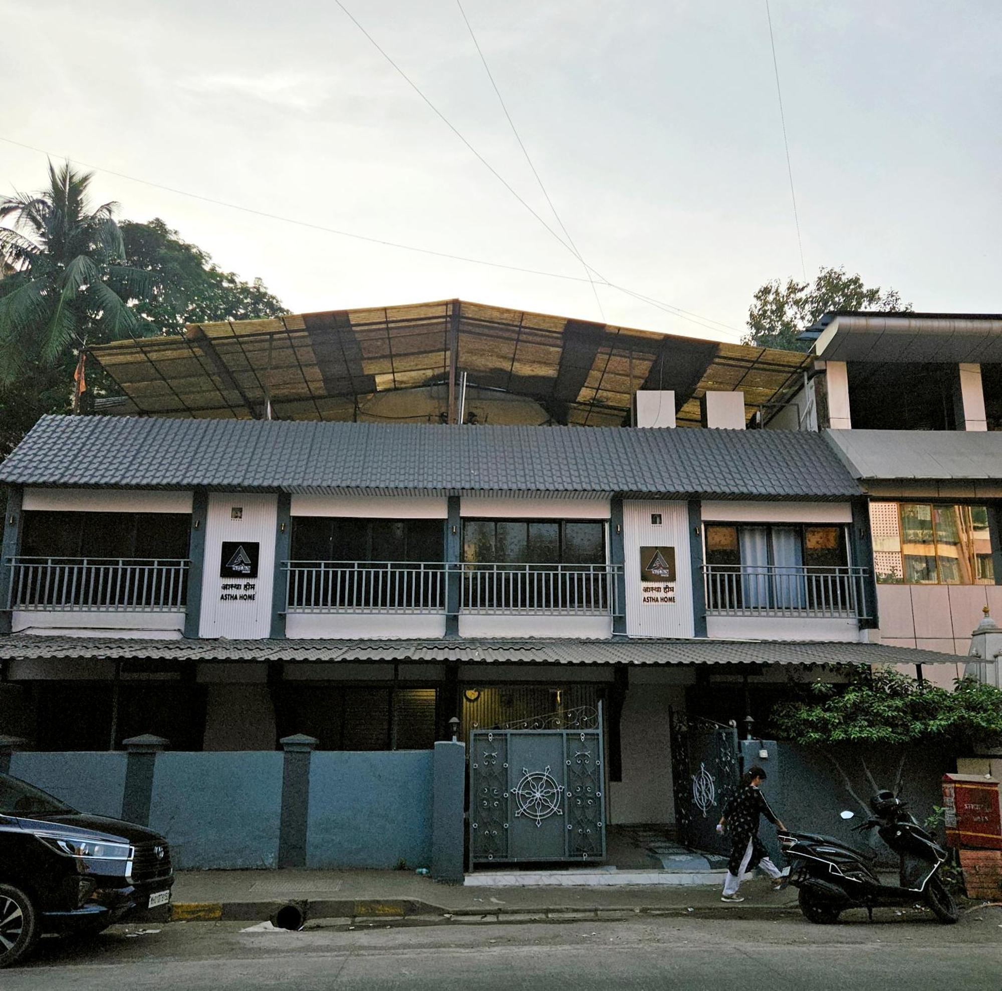 Guest house Astha Kandivali Service