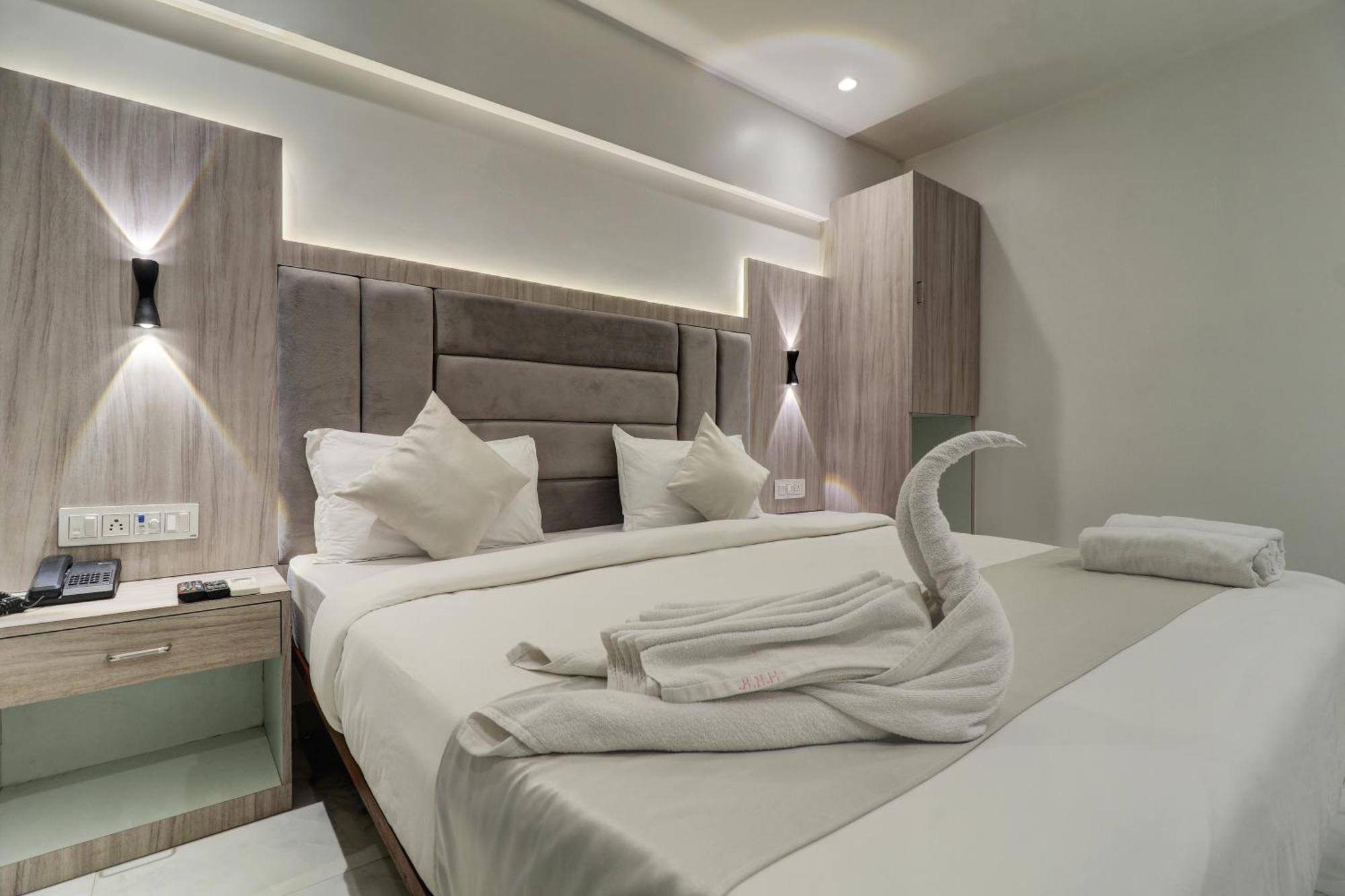 Kurla Residency 3*