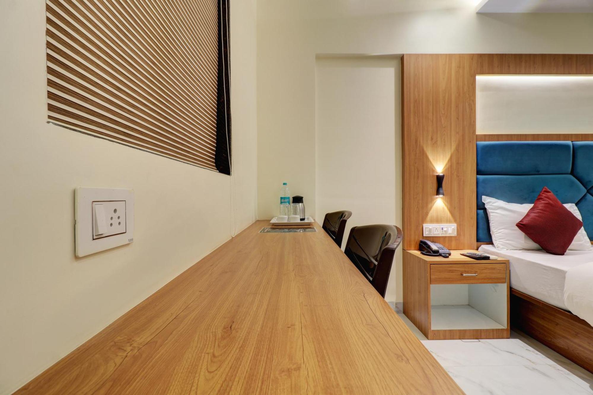 Kurla Residency 3*