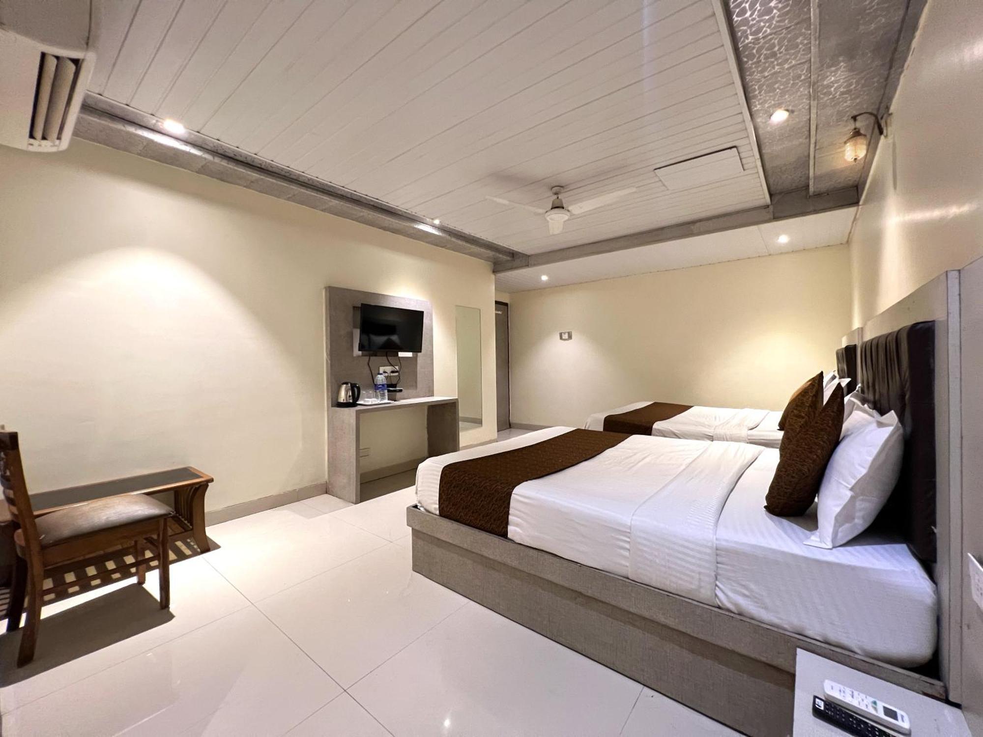 Palace 3* Mumbai