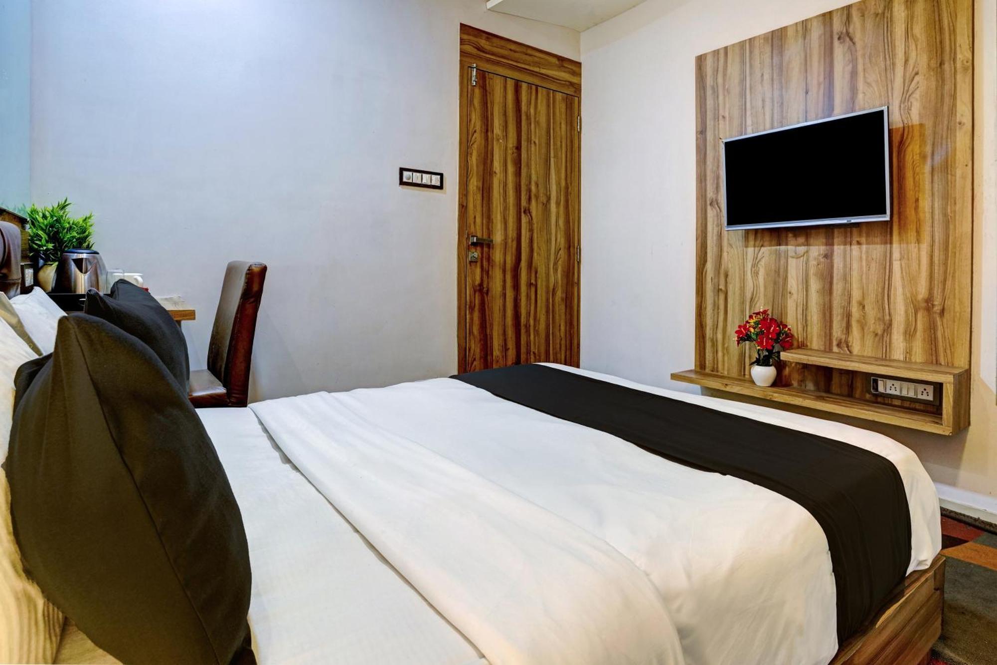 Hotel O Blue Near R Mall 3*