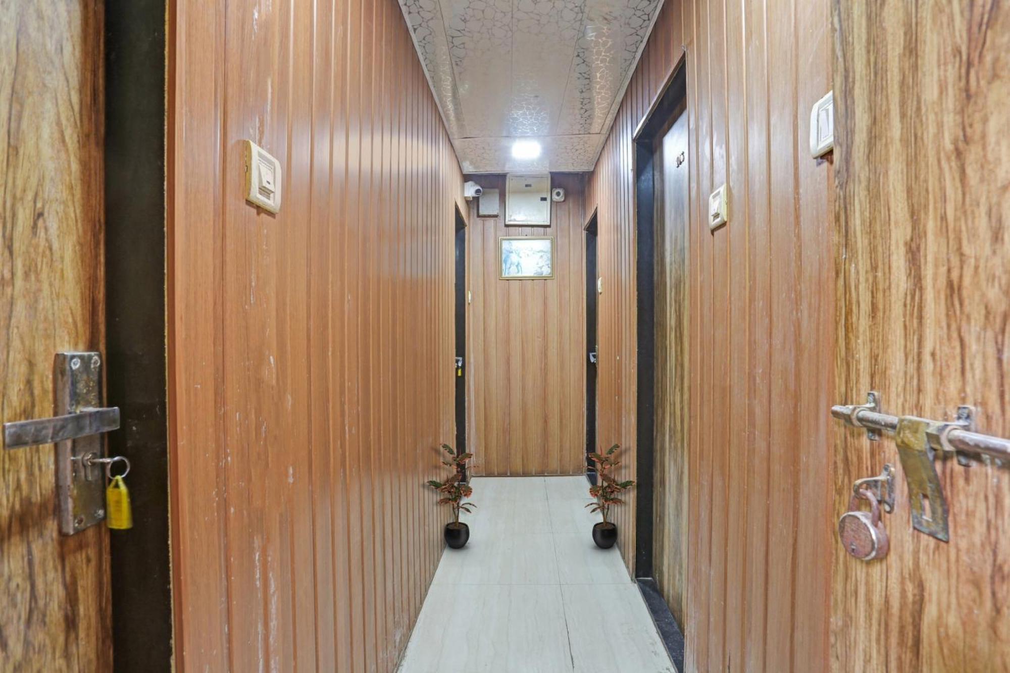 O Golden Residency Near Chakala Mumbai