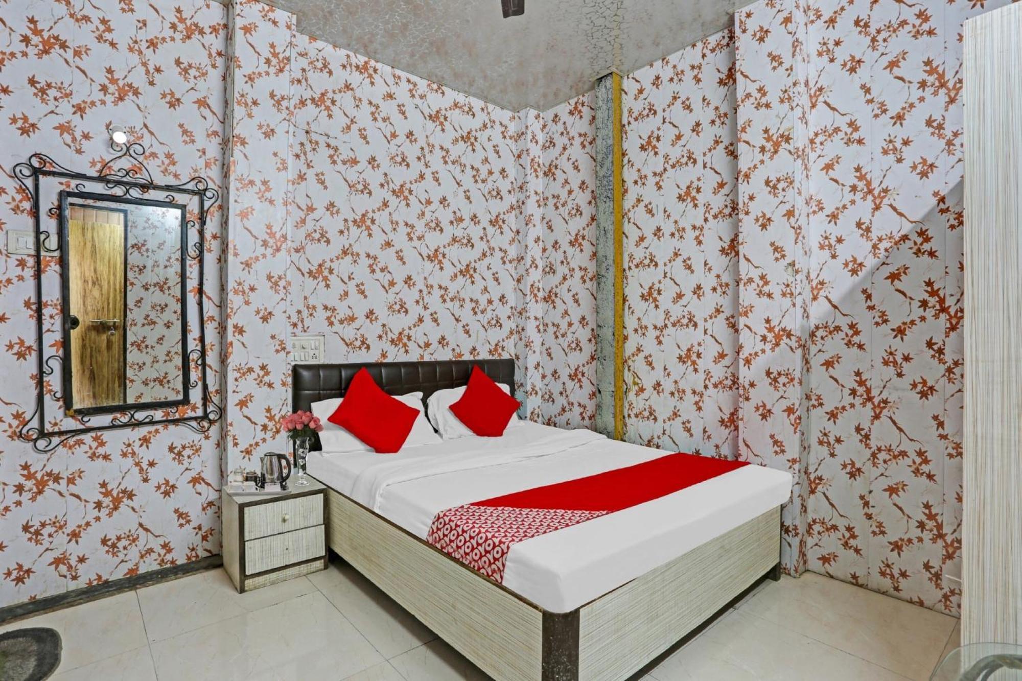 Hotel O Golden Residency Near Chakala Mumbai