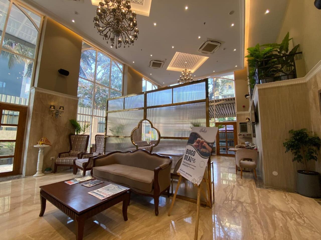 House Mindspace Malad Hotel 4*