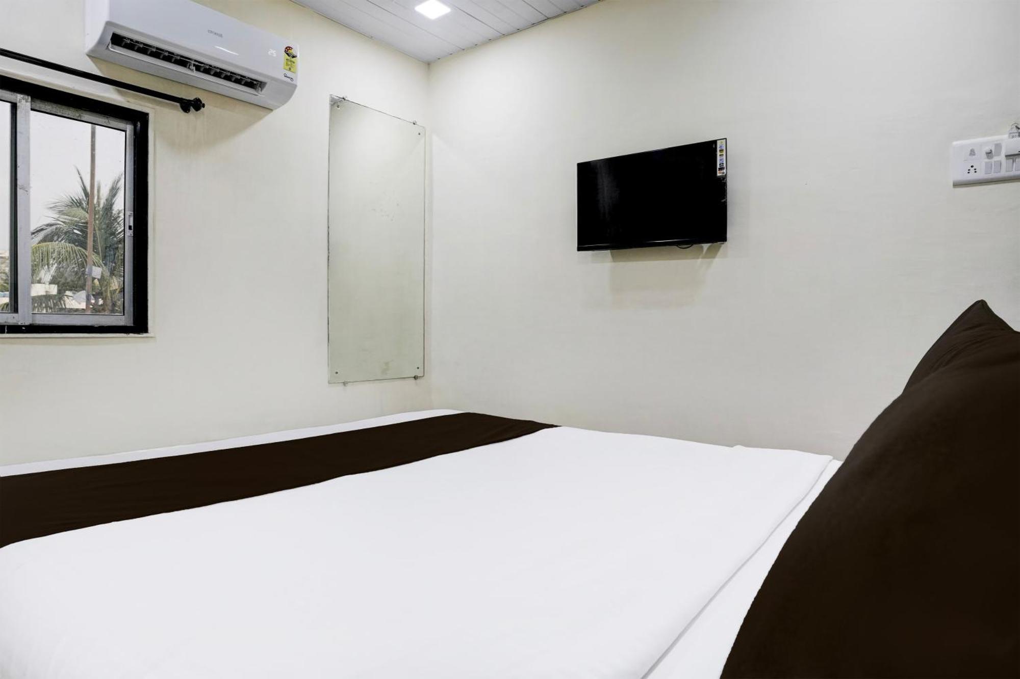 Hotel O Big Rahat Palace Mumbai
