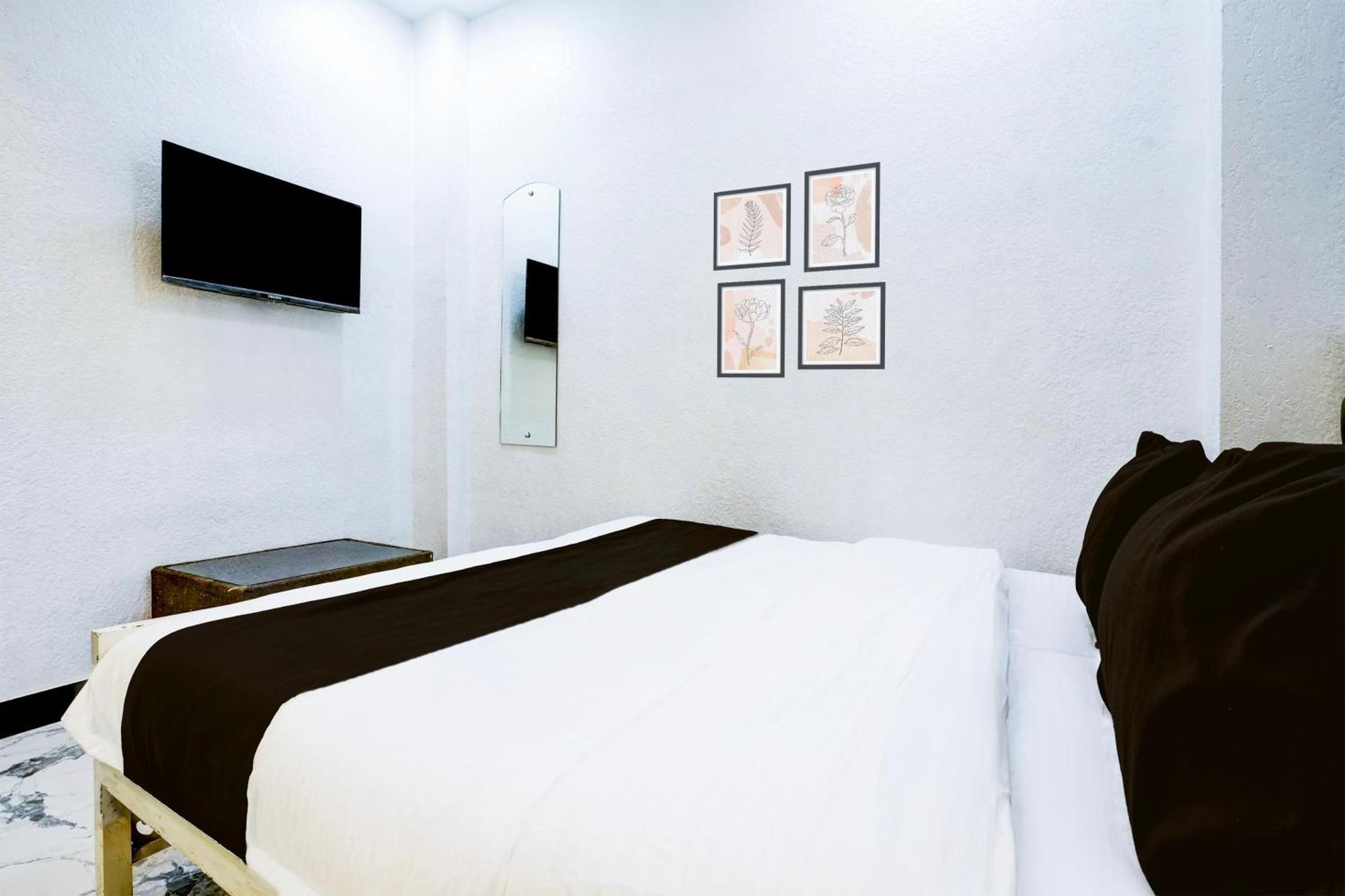 Hotel Super O Khar East Near Railway Station Mumbai