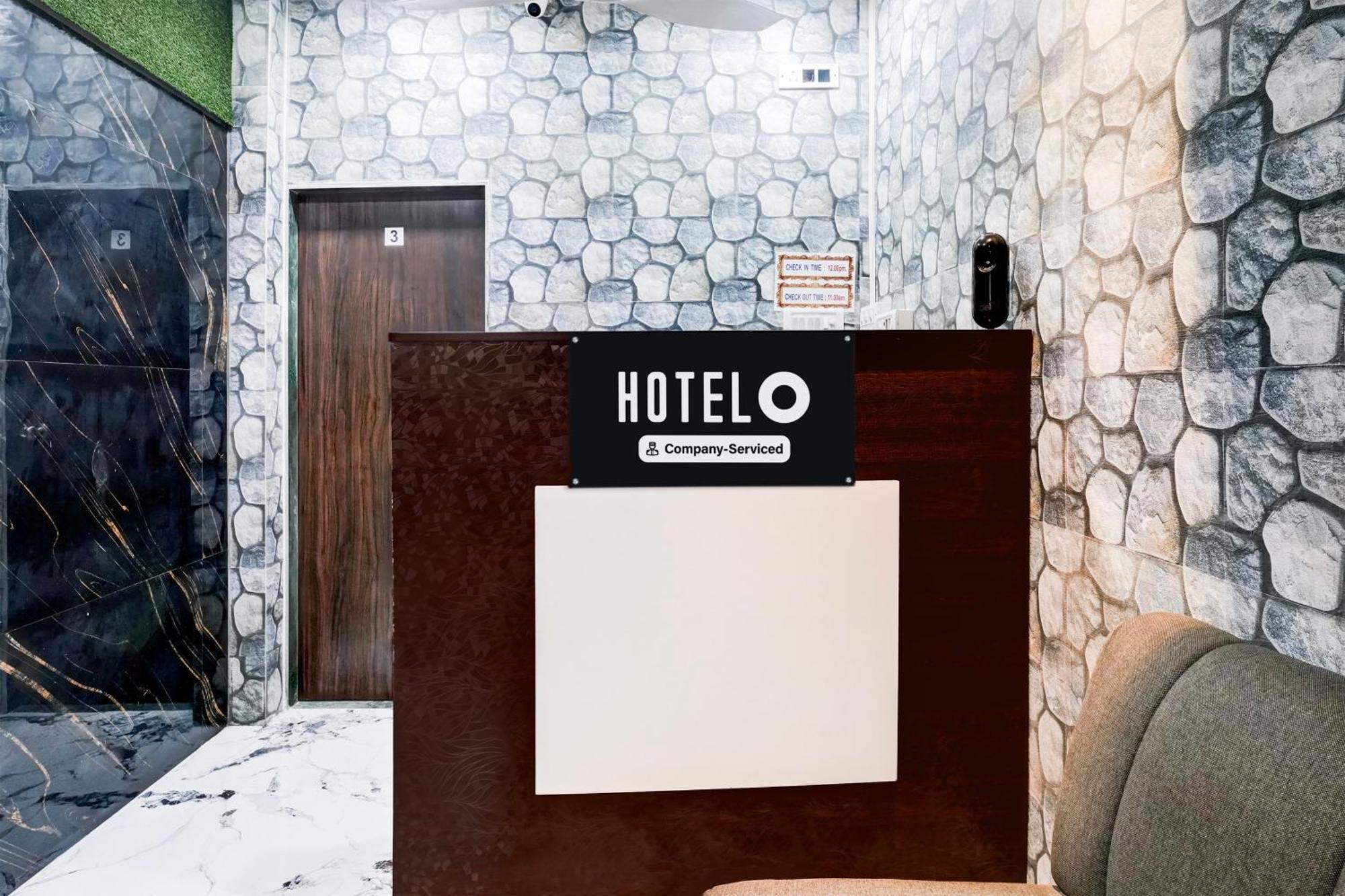Super O Khar East Near Railway Station Hotel