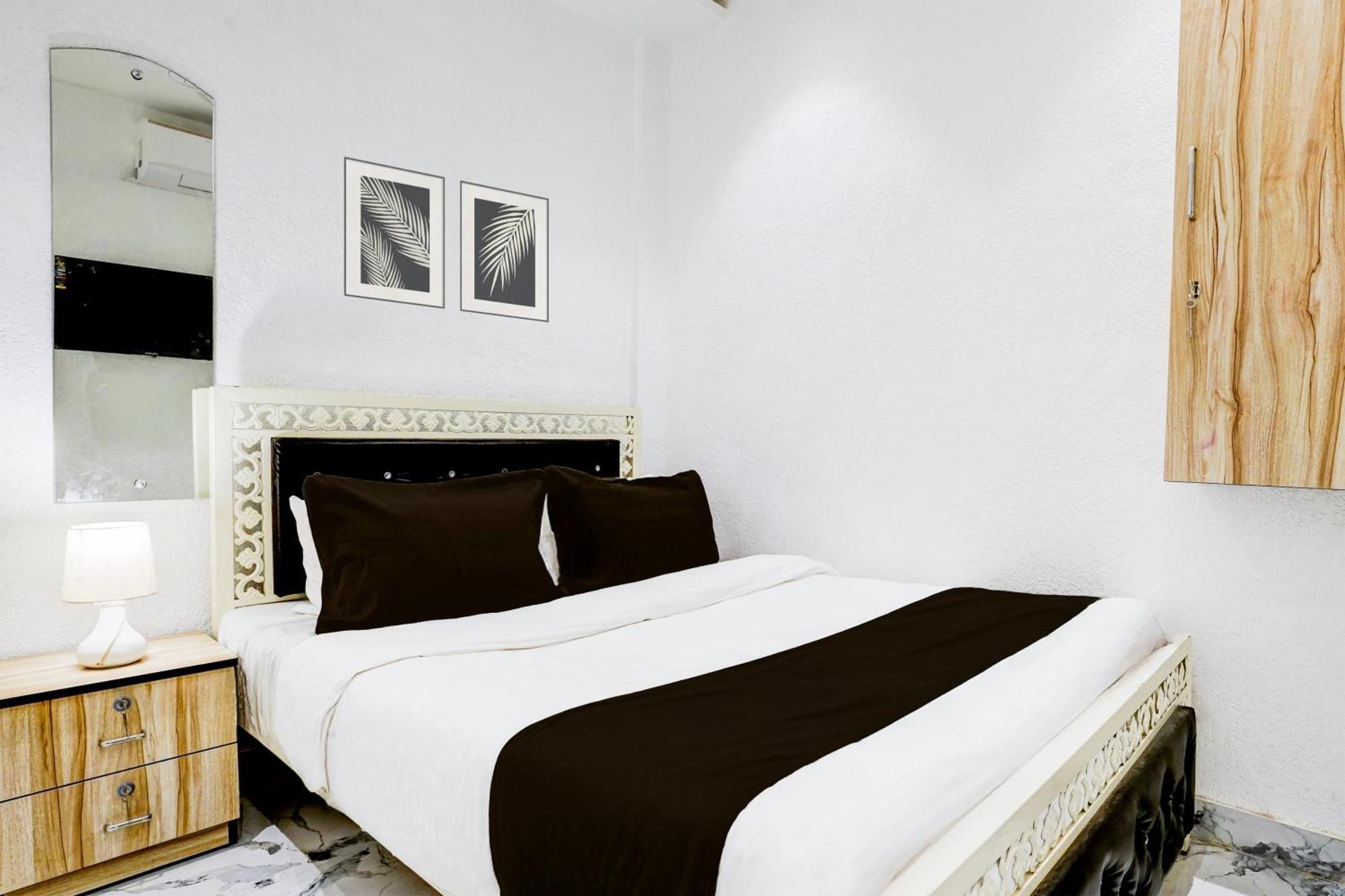 Hotel Super O Khar East Near Railway Station Mumbai