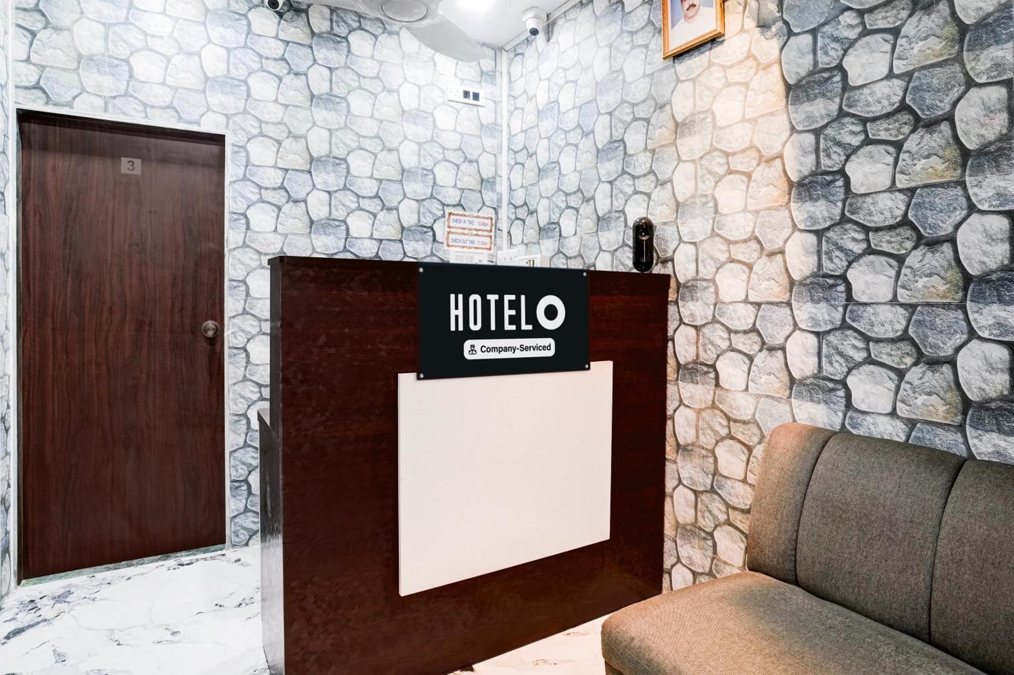Super O Khar East Near Railway Station 3*