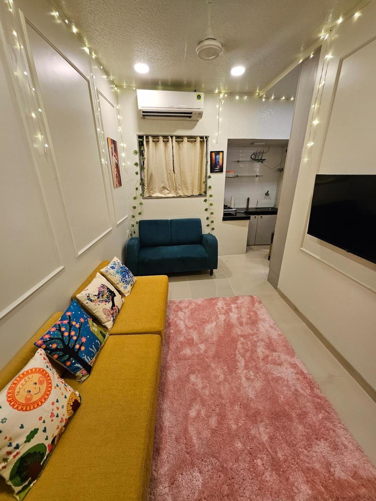 Apartment Cozy Rose Peaceful Village Retreat In Bandra Mumbai