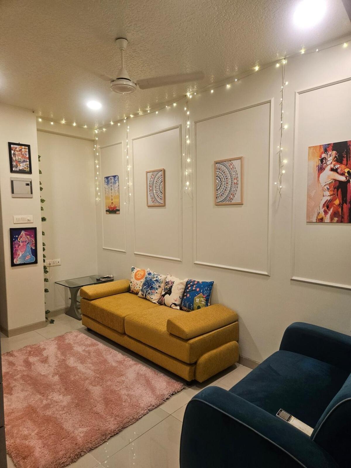 Cozy Rose Peaceful Village Retreat In Bandra * Mumbai