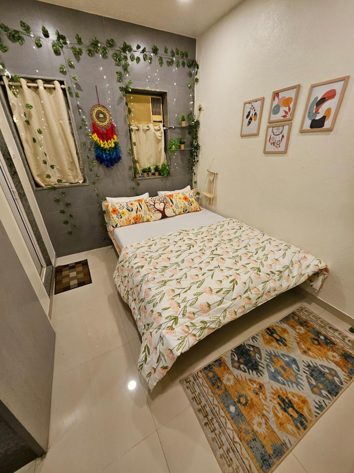 Cozy Rose Peaceful Village Retreat In Bandra Apartment Mumbai
