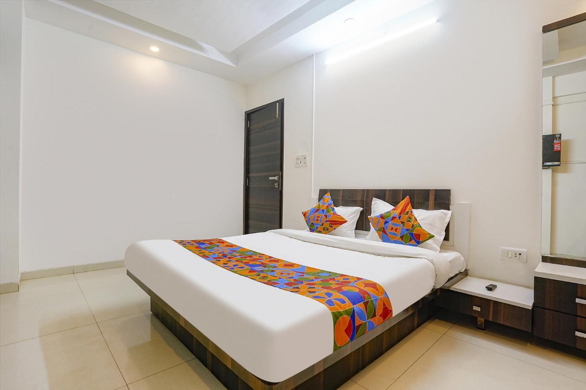 Hotel Fabhotel Shree Balaji
