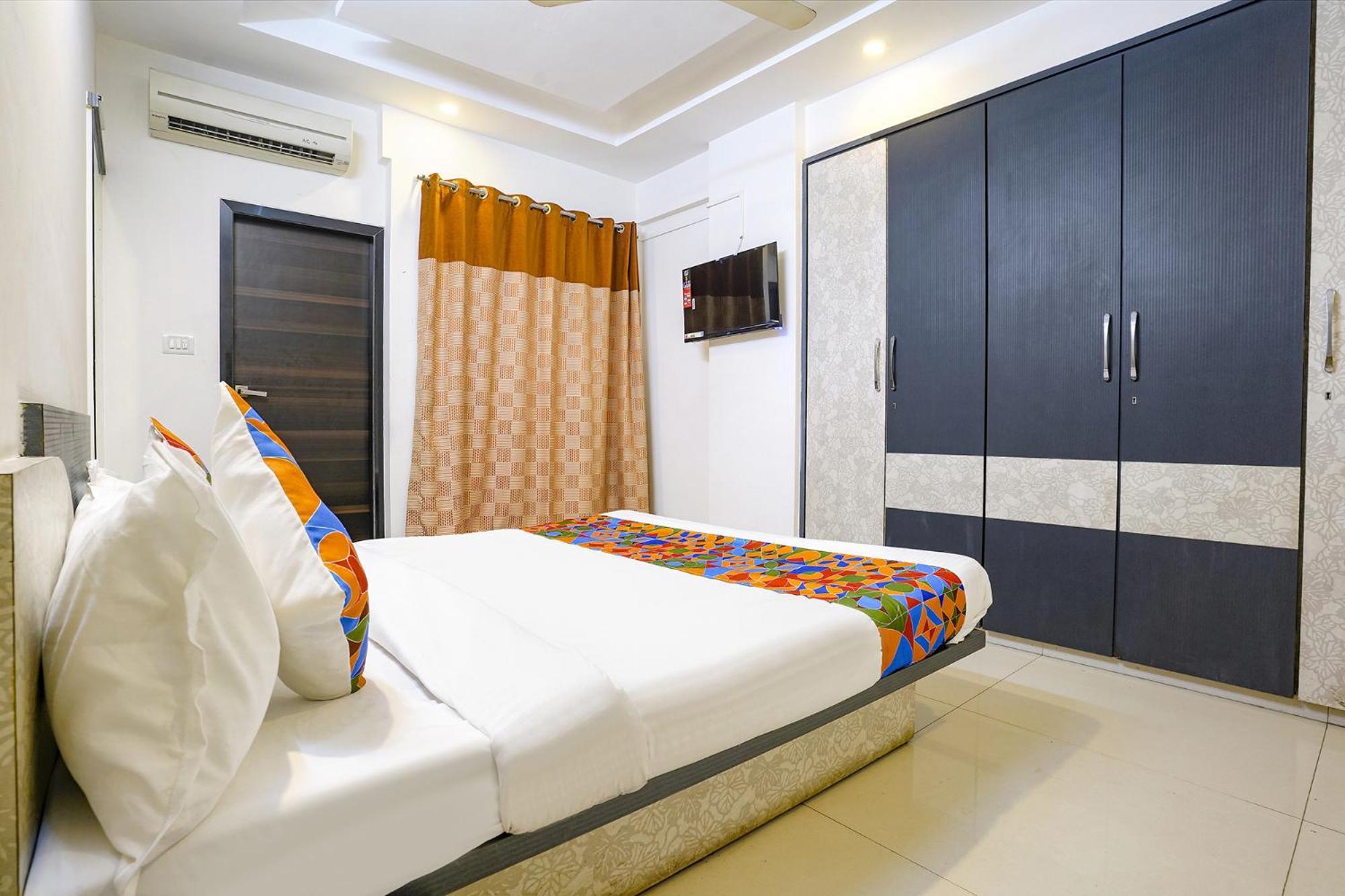 Fabhotel Shree Balaji Hotel