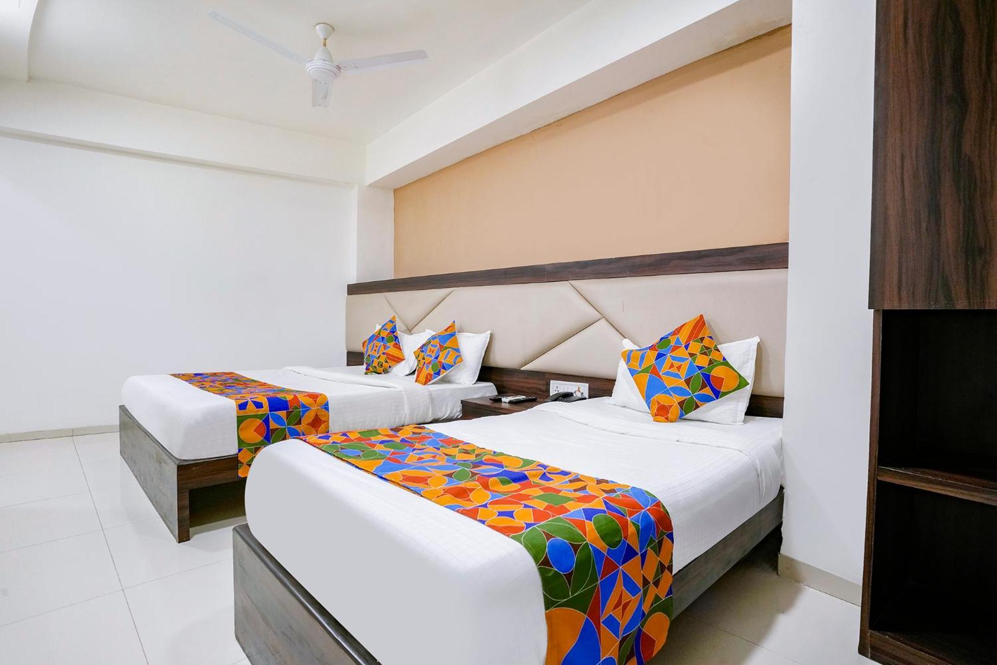 Kamran Residency-near Us Embassy Hotel 3*