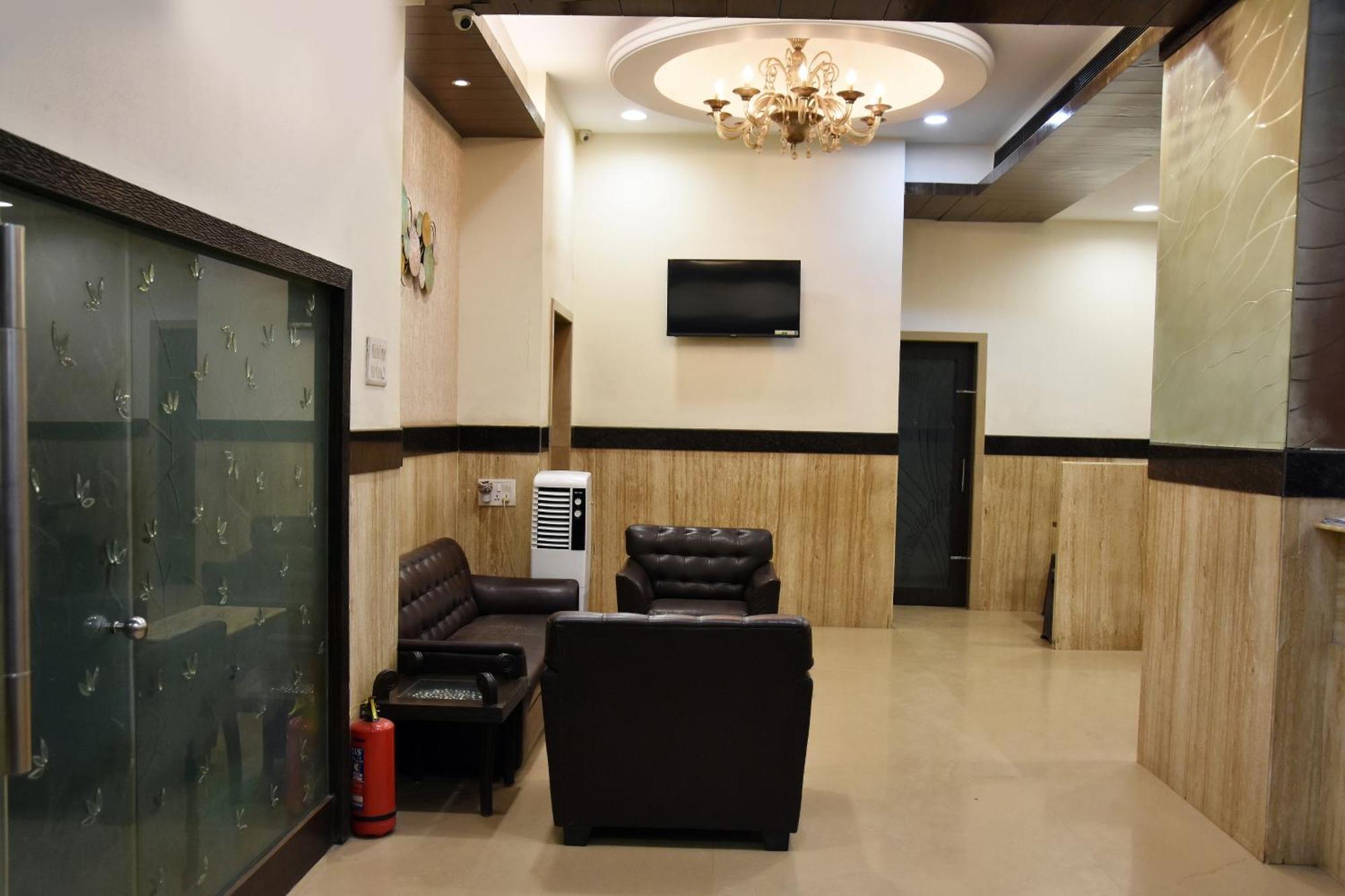 Kamran Residency-near Us Embassy